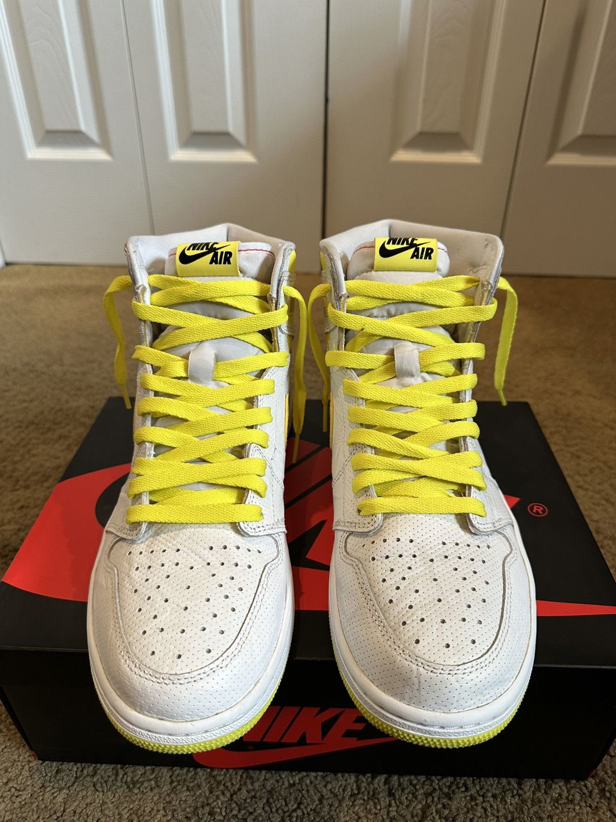 Jordan Brand × Nike Jordan 1 Retro High First Class Flight Size US 11 / EU 44 - 4 Thumbnail