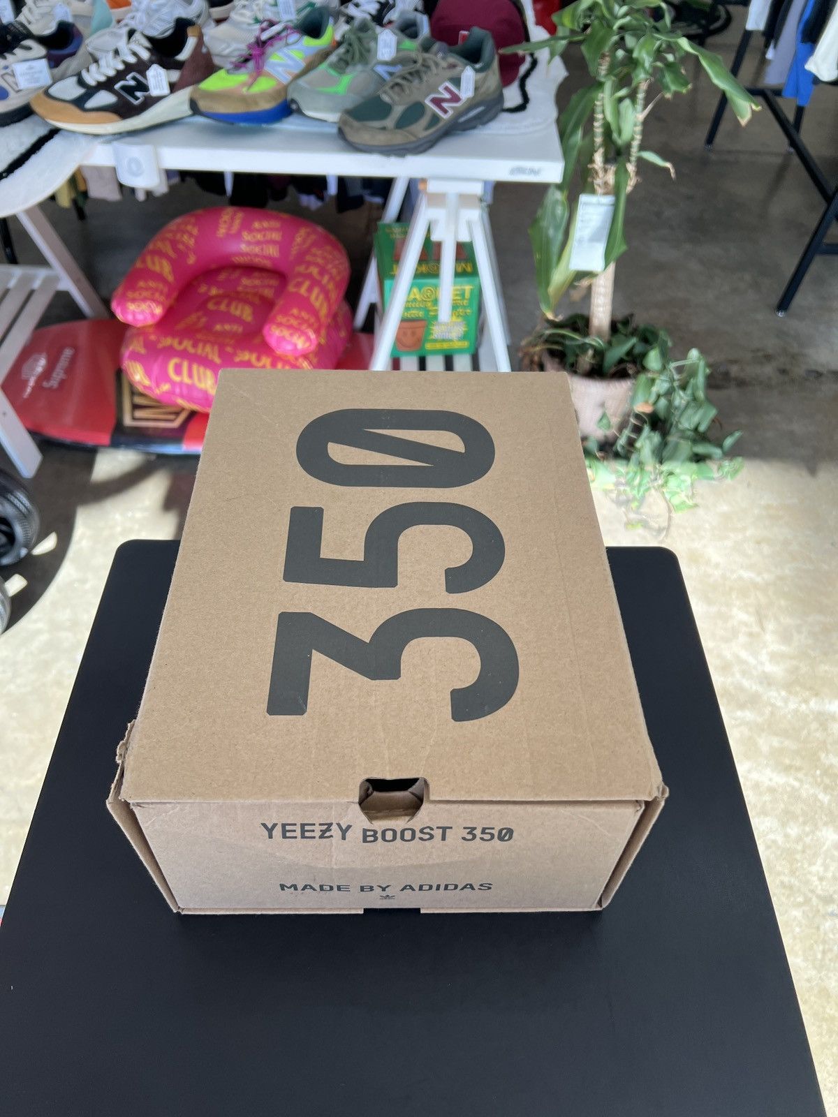 Adidas Adidas Yeezy 350 V2 Core Black White Oreo Sz. 5Y (2016) Size US 5 / EU 37 - 14 Thumbnail