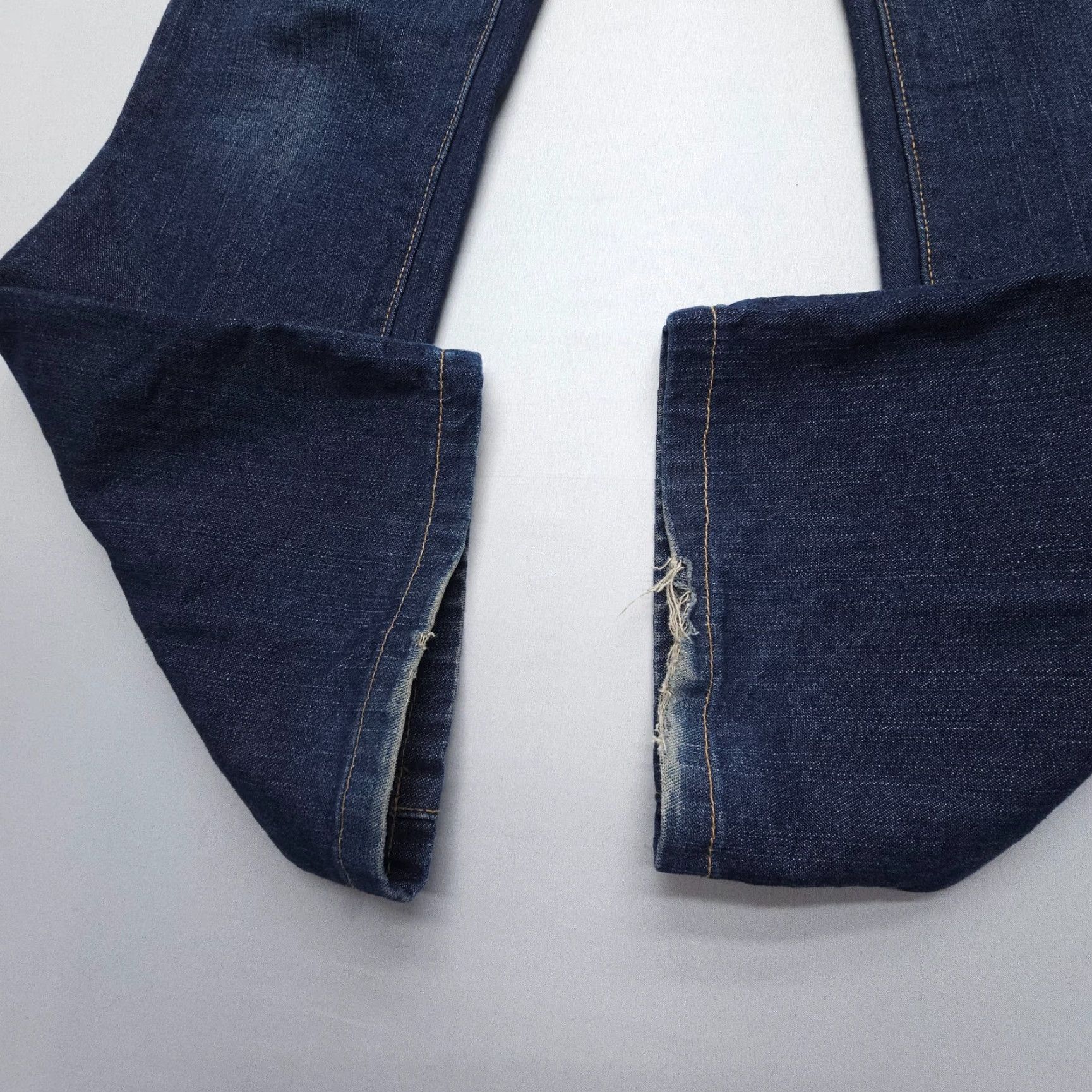 Eddie Bauer VINTAGE Eddie Bauer Jeans Bootcut Womens 4 Regular 32" Inseam Dark Wash Blue Cotton Denim Belt Loops 2000s USA Front Logo Womens Size 27" / US 4 / IT 40 - 5 Thumbnail