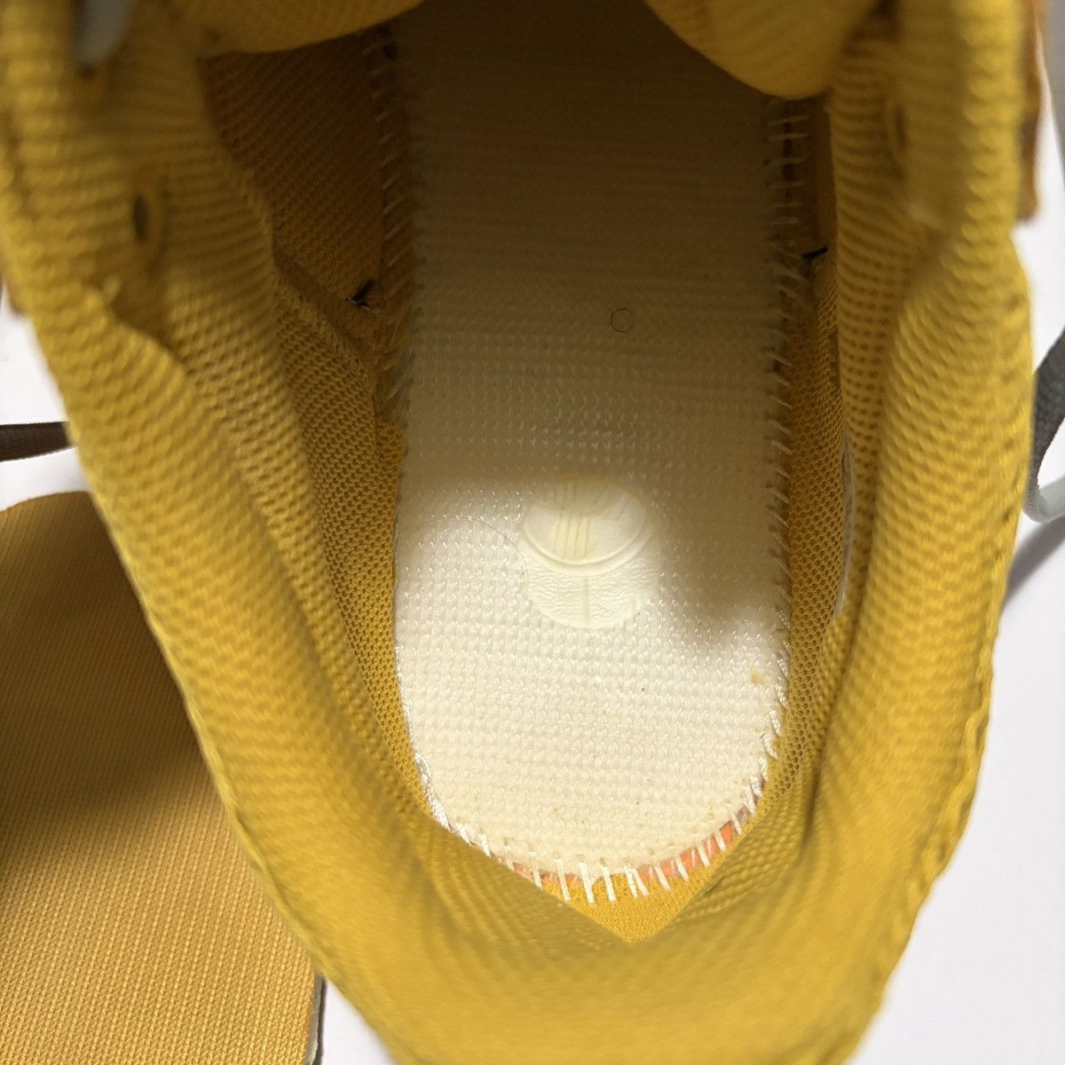 Yeezy Yeezy Boost 700 Sun GZ6984 Men’s US 9 No Box Size US 9 / EU 42 - 13 Thumbnail
