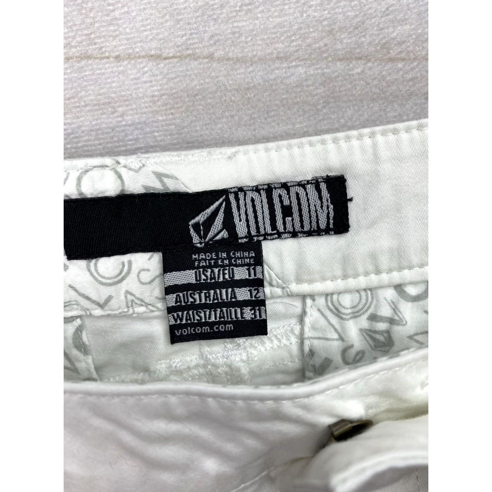 Volcom Volcom Shorts Jr Sz 11 White Chino Y2K Skater Casual Streetwear Pajama? (Note: 'Pajama' not in original) Size 32" / US 10 / IT 46 - 5 Thumbnail
