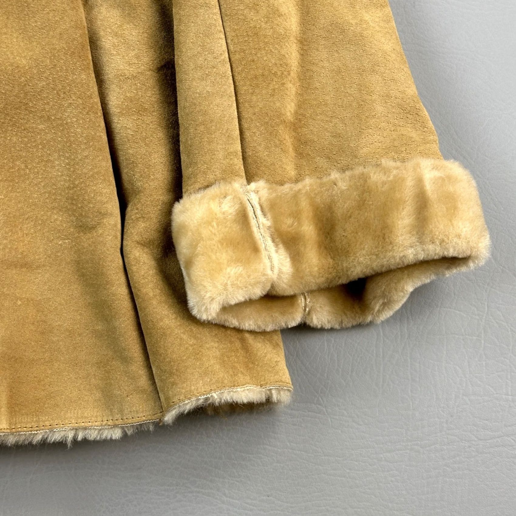 Guess VINTAGE GUESS Jacket Women’s Large Tan Leather Faux Fur Trim Shearling Boho 90s Jacket Mens Womens Girls Size L / US 10 / IT 46 - 3 Thumbnail
