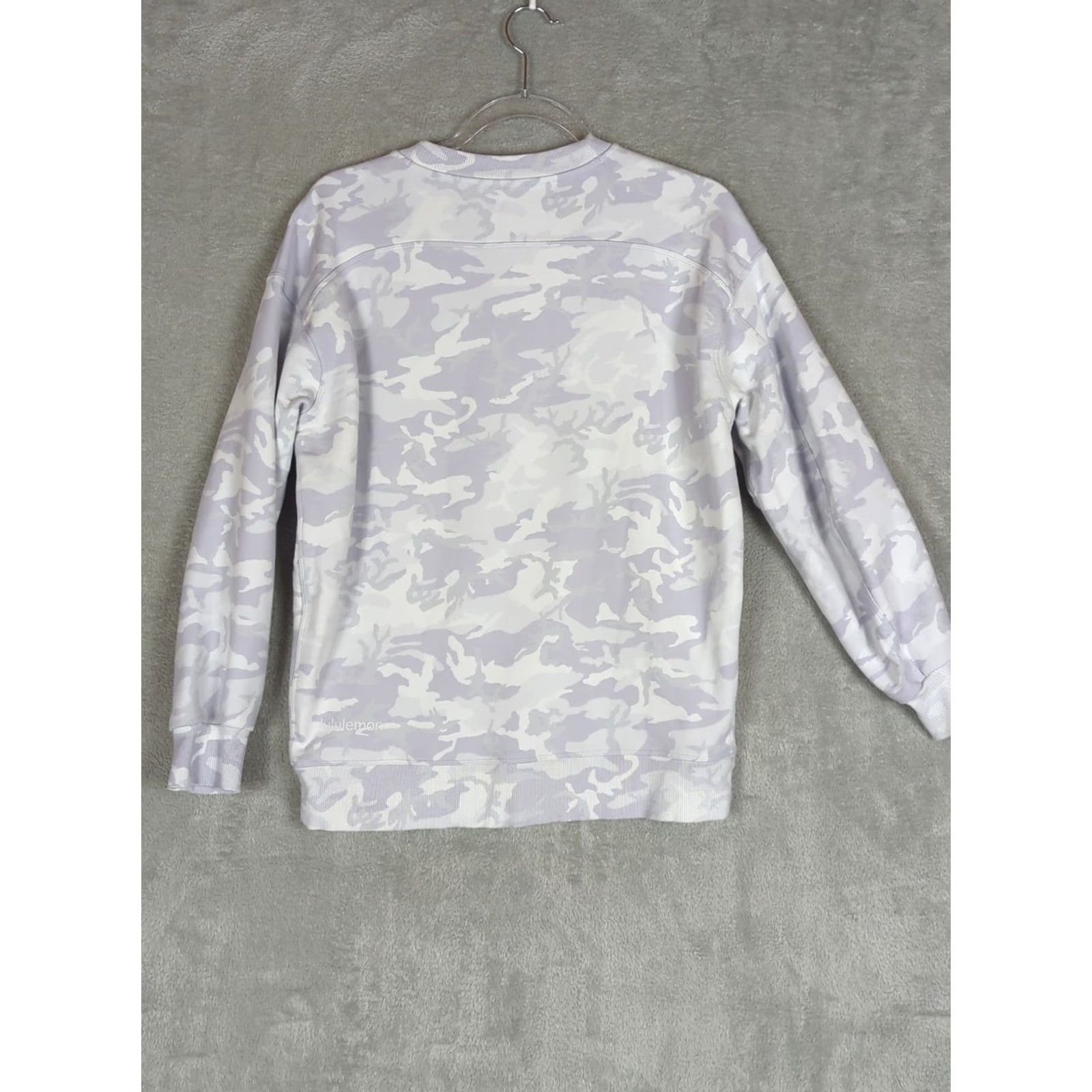 Lululemon VINTAGE Lululemon Perfectly Oversized Crew Sweatshirt Incognito Camo Alpine White Size 2 Size XS / US 0-2 / IT 36-38 - 5 Thumbnail