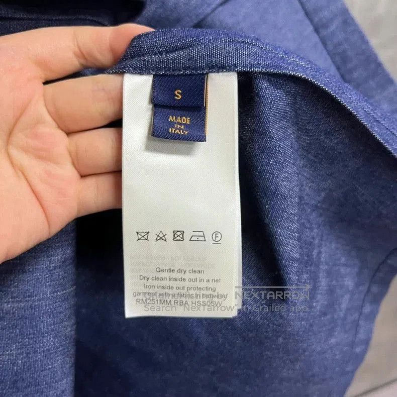 Louis Vuitton Louis Vuitton Blue Denim Logo Shirt. Size US S / EU 44-46 / 1 - 3 Thumbnail