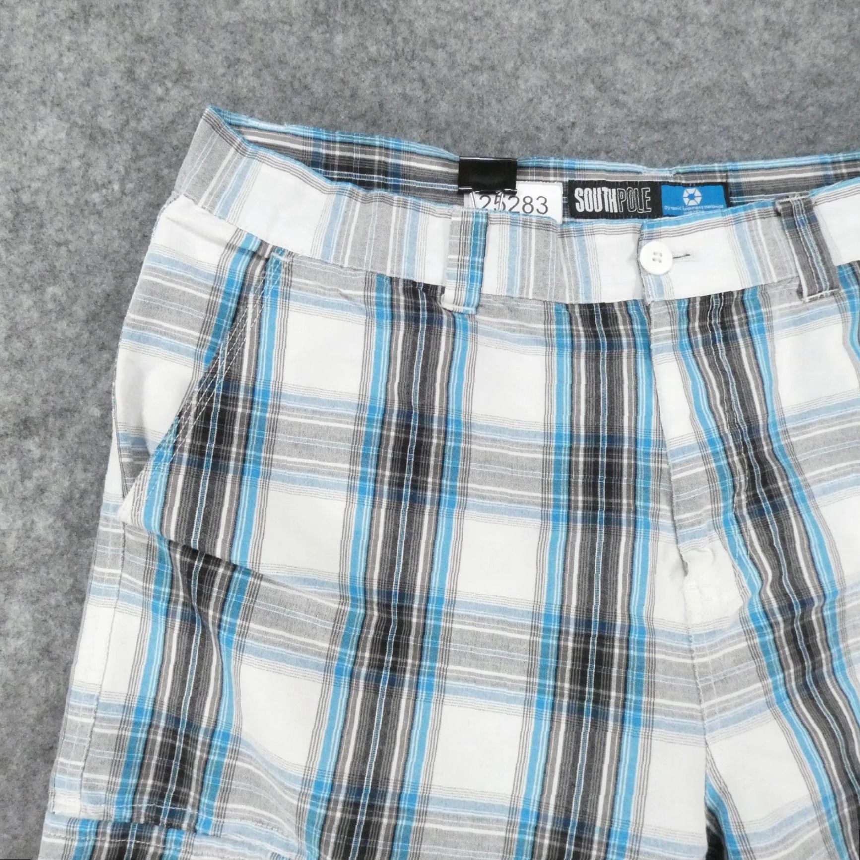 Southpole Southpole Shorts Mens 38 Cargo Flat Front Blue Black White Plaid Size US 38 / EU 54 - 2 Thumbnail