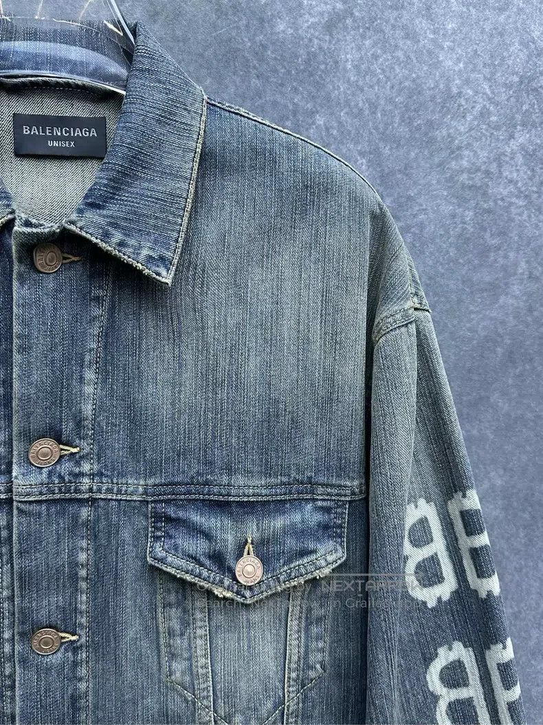 Balenciaga Balenciaga Double B Printed Koi Arm Denim Jacket Size US XS / EU 42 / 0 - 6 Thumbnail
