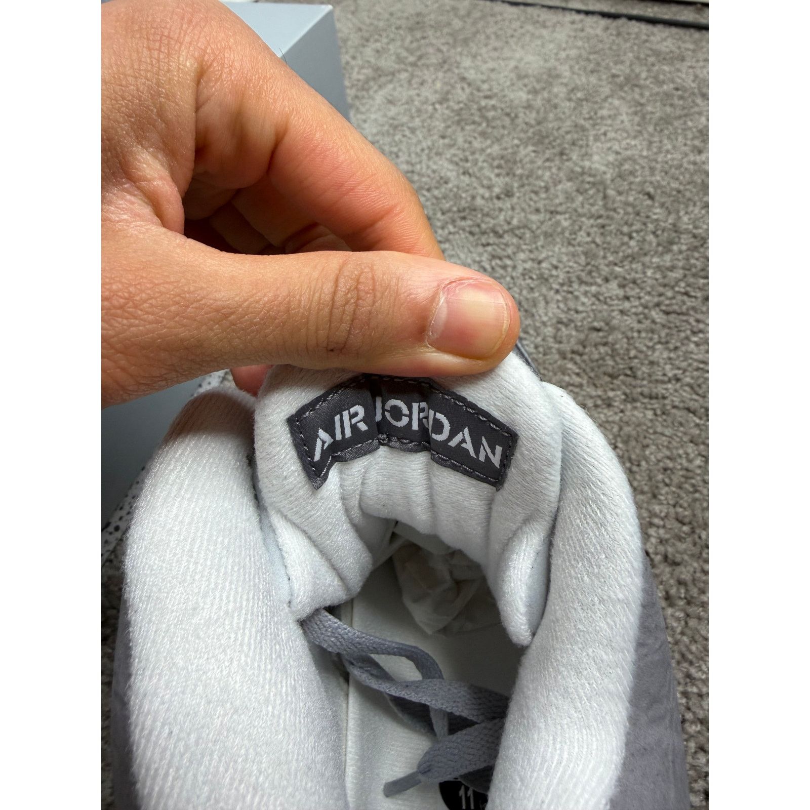 Jordan Brand Air Jordan 5 Retro Wolf Grey Shoes Size 11 Size US 11 / EU 44 - 8 Thumbnail
