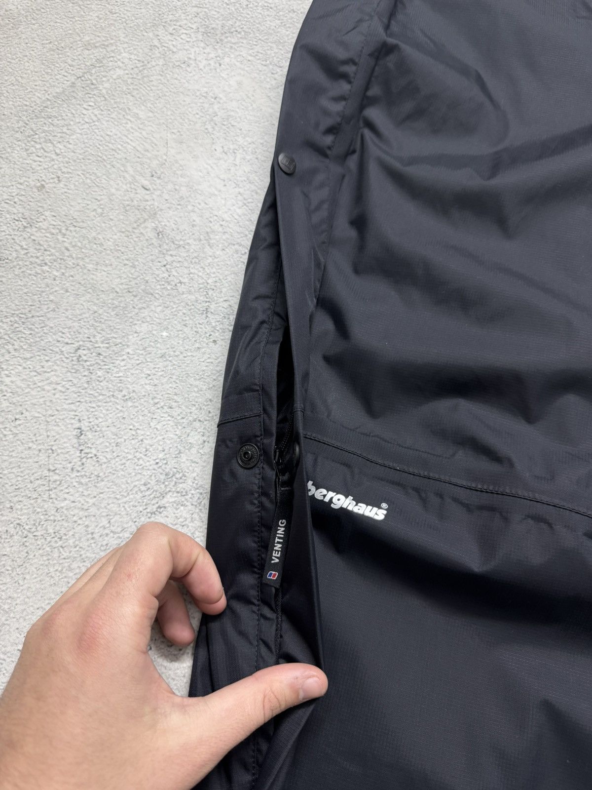 Berghaus Berghaus Hype Y2k Gorpcore Streatwear Pants Size US 34 / EU 50 - 7 Thumbnail
