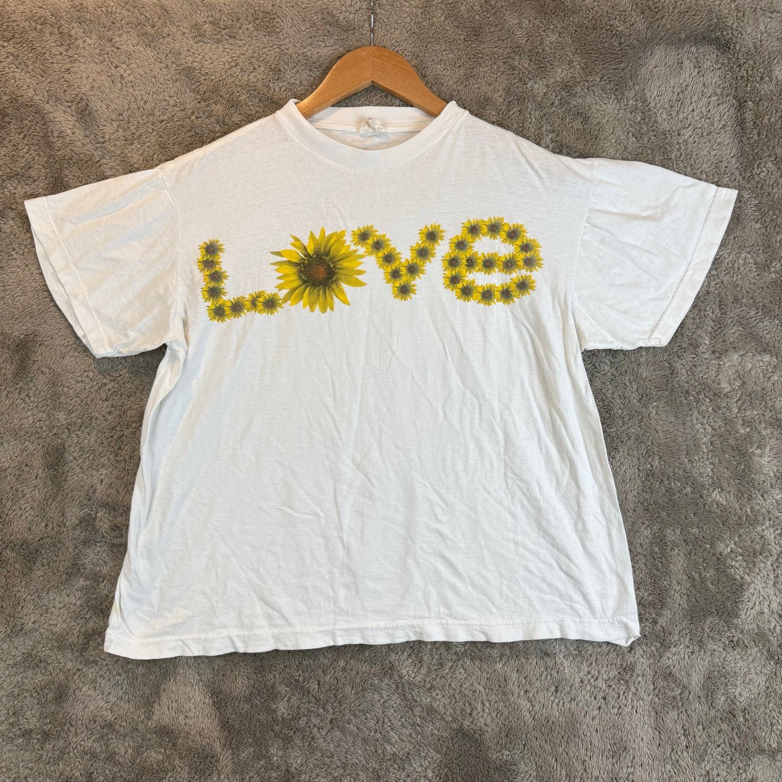 Vintage Vintage Love Sunflower Spellout Graphic Tee T Shirt L Size L / US 10 / IT 46 - 1 Thumbnail