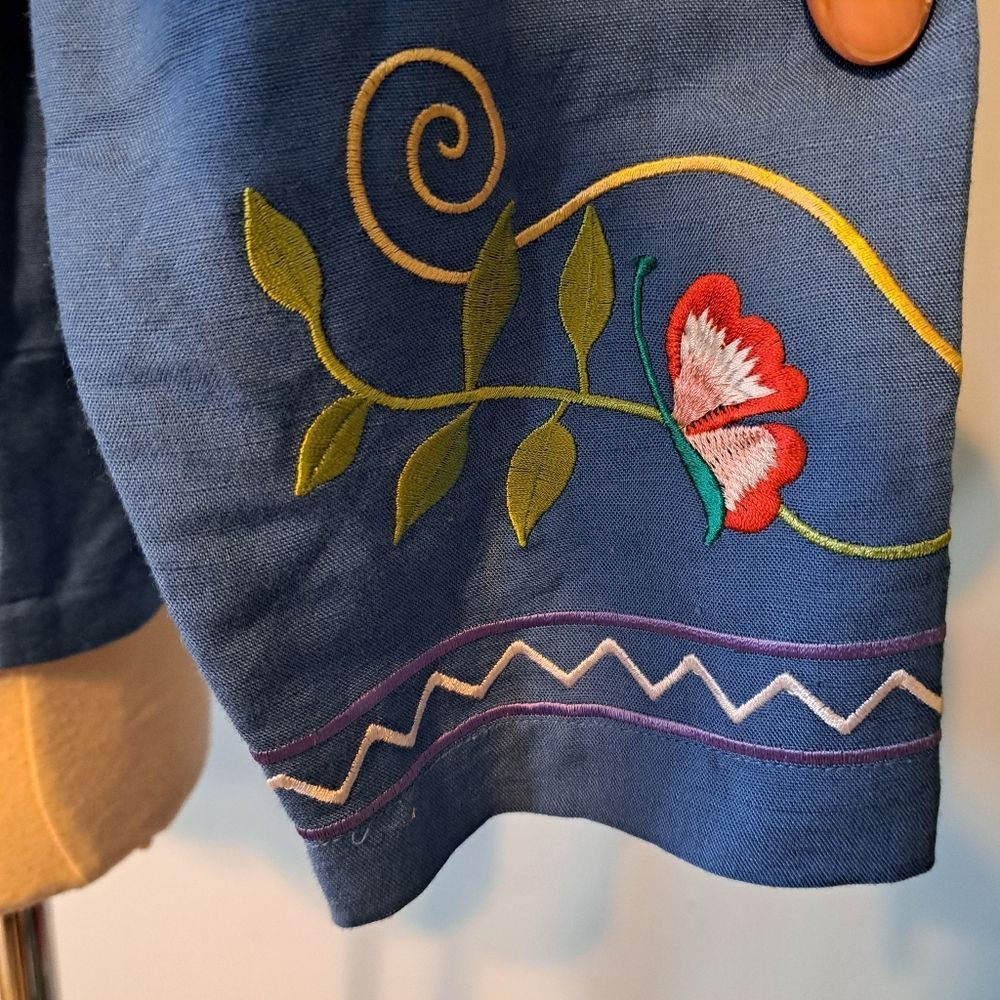 Other Susan Graver Grannycore Embroidered Linen Floral Butterfly Top Medium Blue/Multi Size M / US 6-8 / IT 42-44 - 14 Thumbnail