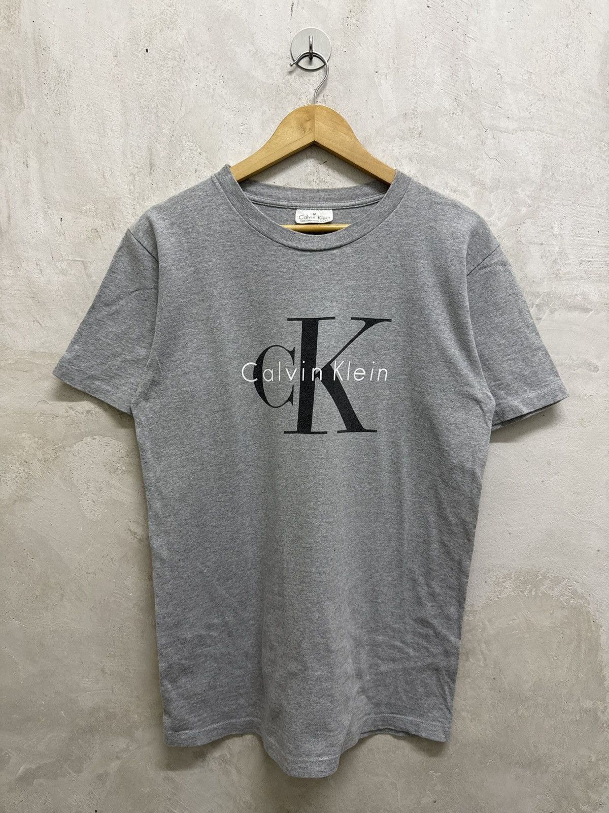 Calvin Klein 2000s Calvin Klein CK Logo Distressed Tees Size US M / EU 48-50 / 2 - 1 Thumbnail