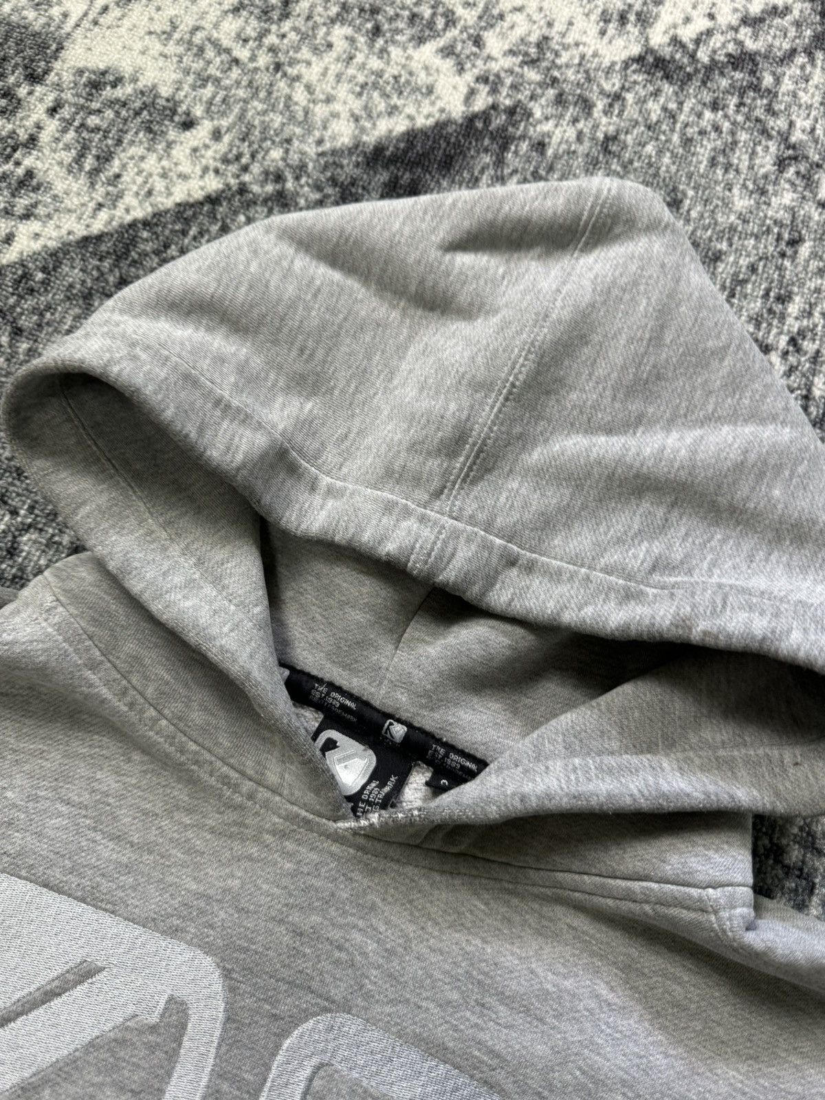 Karl Kani Vintage Karl Kani Hodies Gray Big Logo Distressed Faded Y2K Size US M / EU 48-50 / 2 - 6 Thumbnail