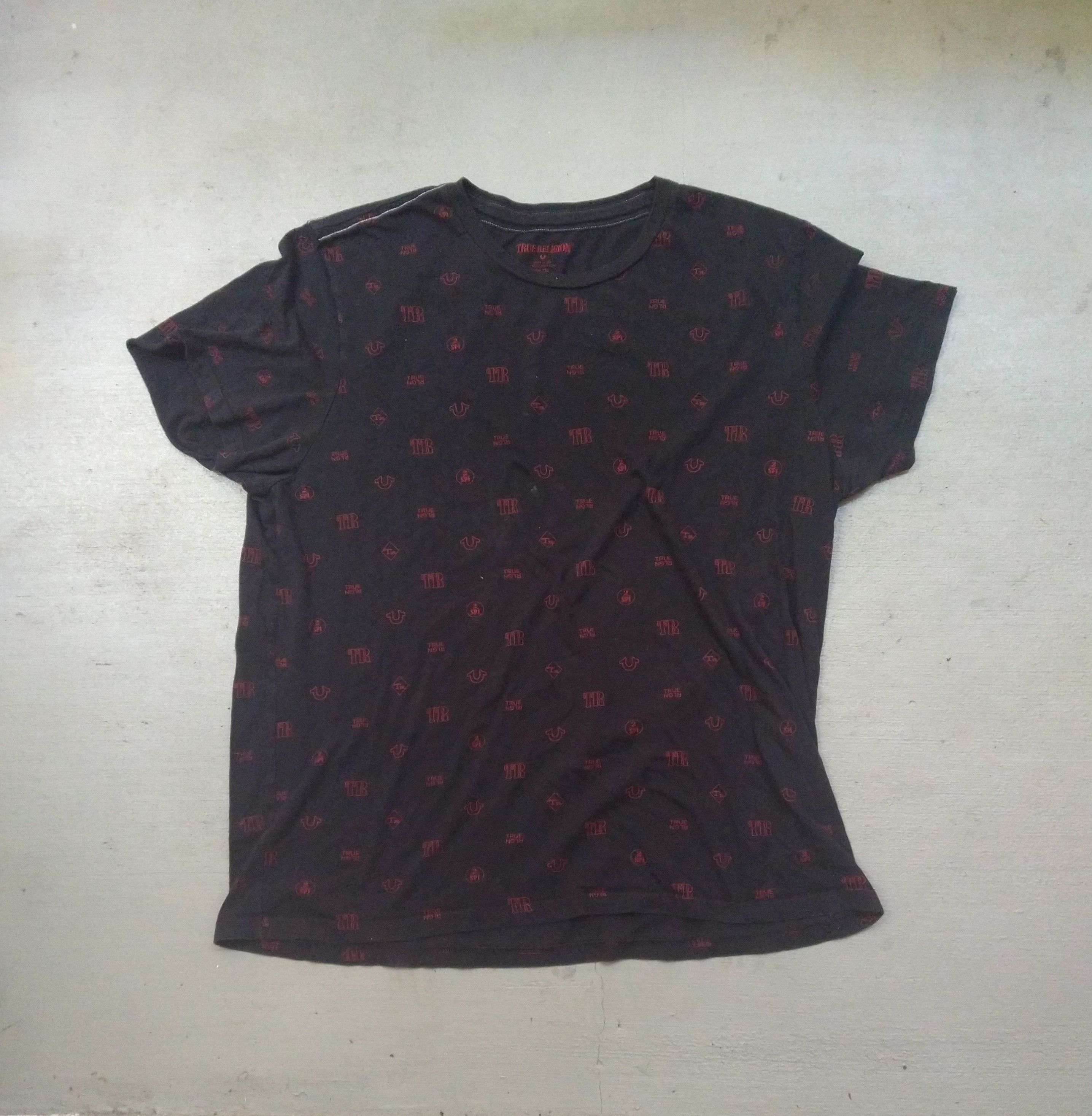 True Religion True Religion Tshirt Size XL Black Red Monogram Horseshoe Size US XL / EU 56 / 4 - 1 Thumbnail