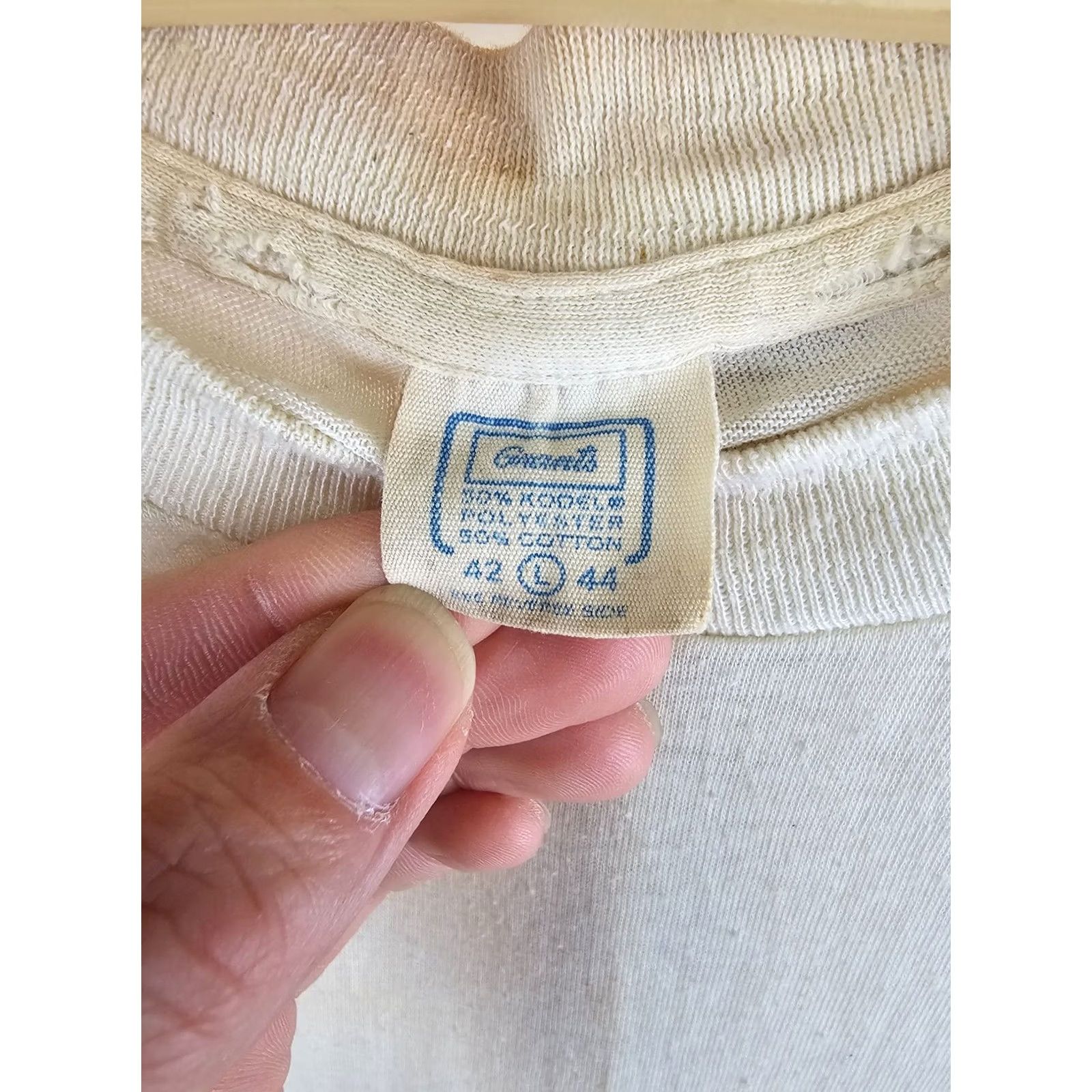 Vintage VINTAGE GRANTS WHITE T-SHIRT L Mens Short Sleeve Round Neck Cotton Logo Trashed Distressed 70's 70s LP Size US L / EU 52-54 / 3 - 7 Thumbnail