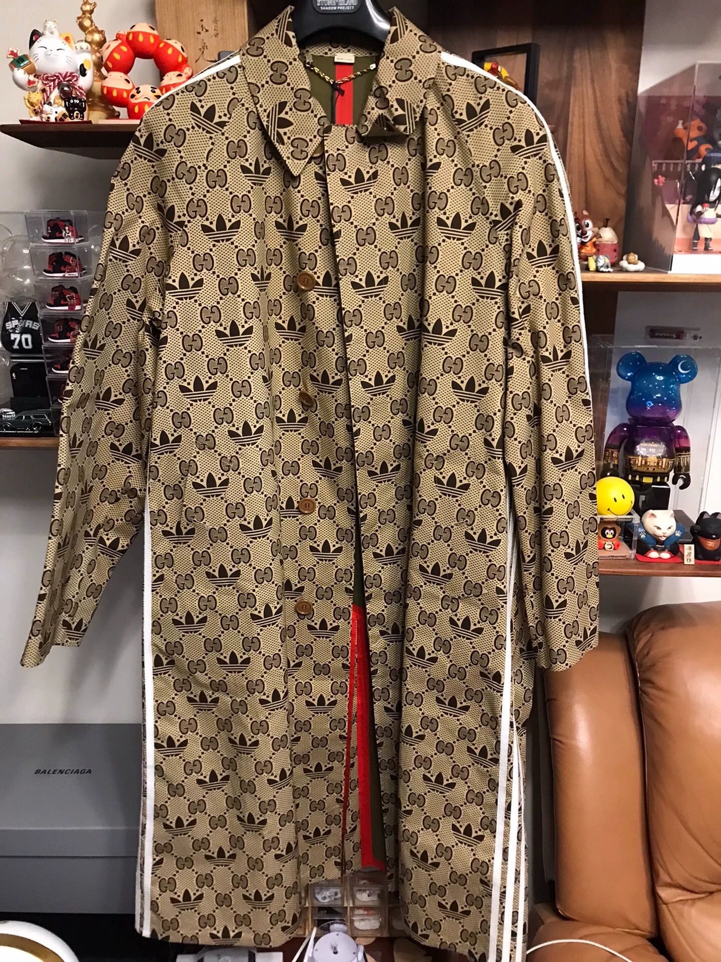 Gucci Gucci x adidas collab full logo coat 48 New Size US M / EU 48-50 / 2 - 1 Thumbnail