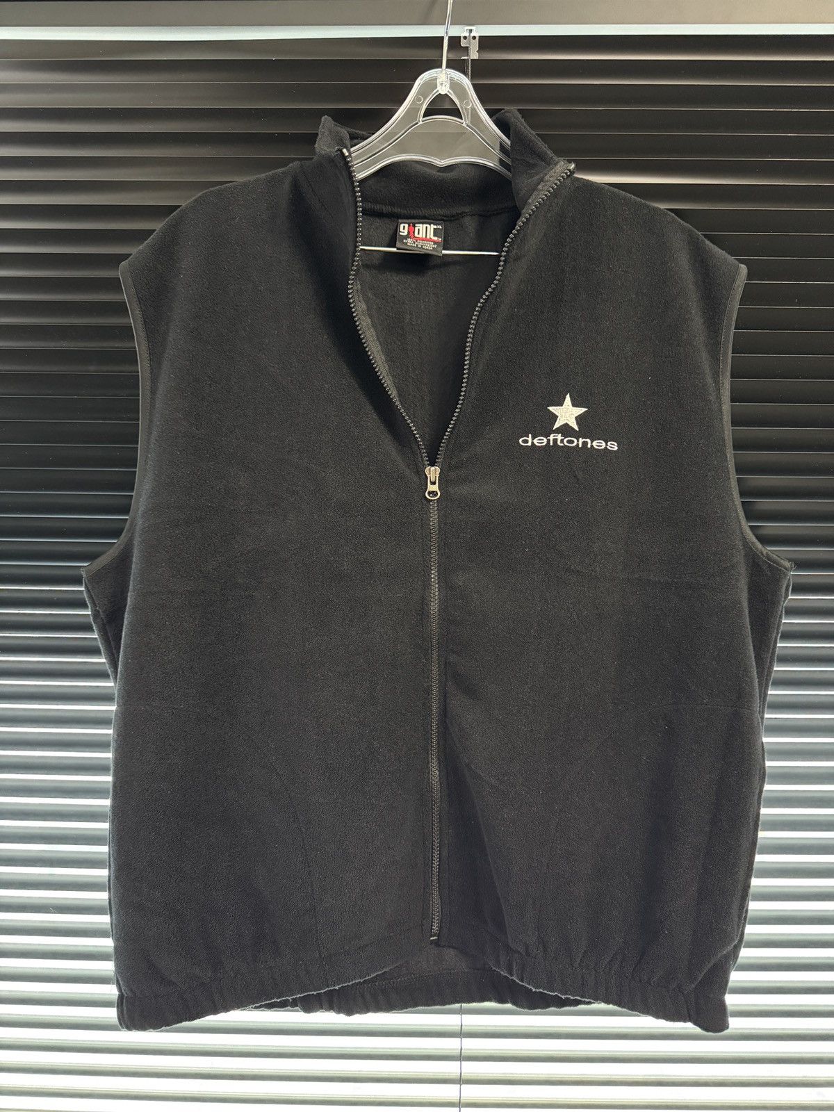 Vintage Vintage 90s Deftones Fleece Vest Band Size US XL / EU 56 / 4 - 1 Thumbnail