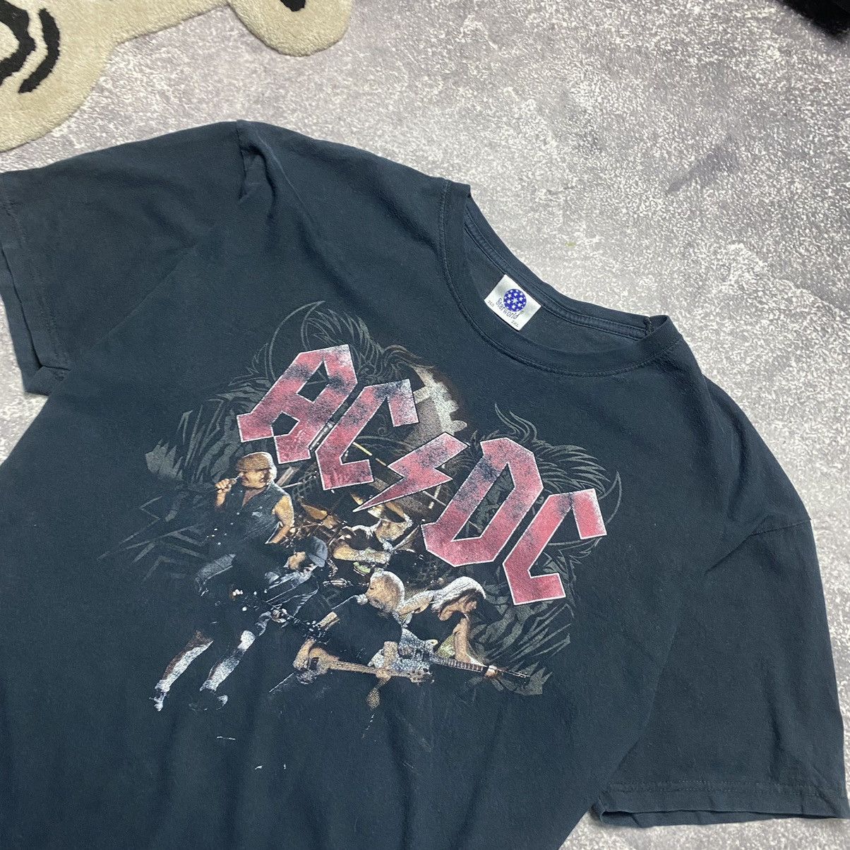 Band Tees Vintage AC/DC 2009 Black Ice Starworld rock band tee Size US XXL / EU 58 / 5 - 3 Thumbnail