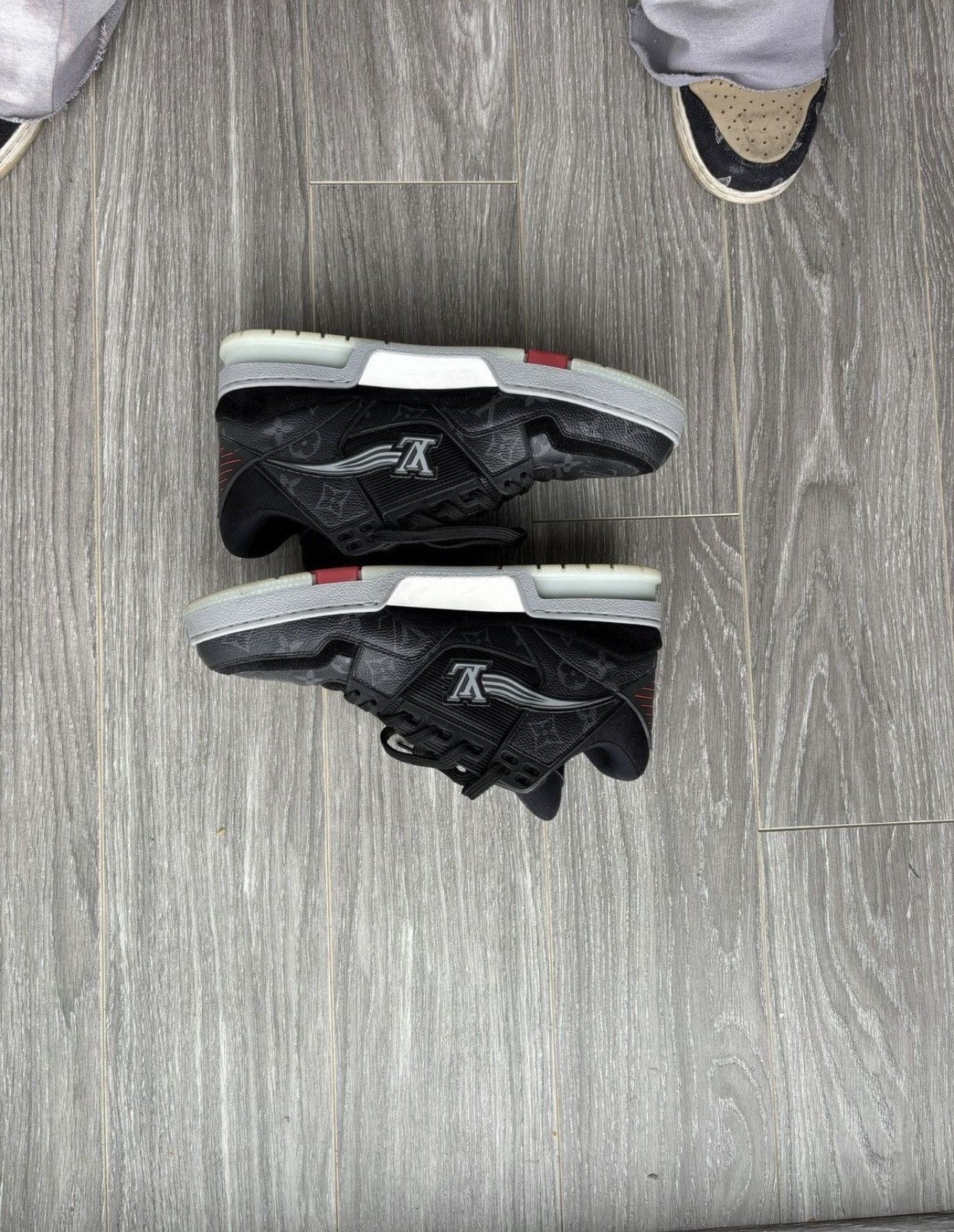 Louis Vuitton Louis Vuitton Trainer Sneakers Size US 7.5 / EU 40-41 - 2 Thumbnail