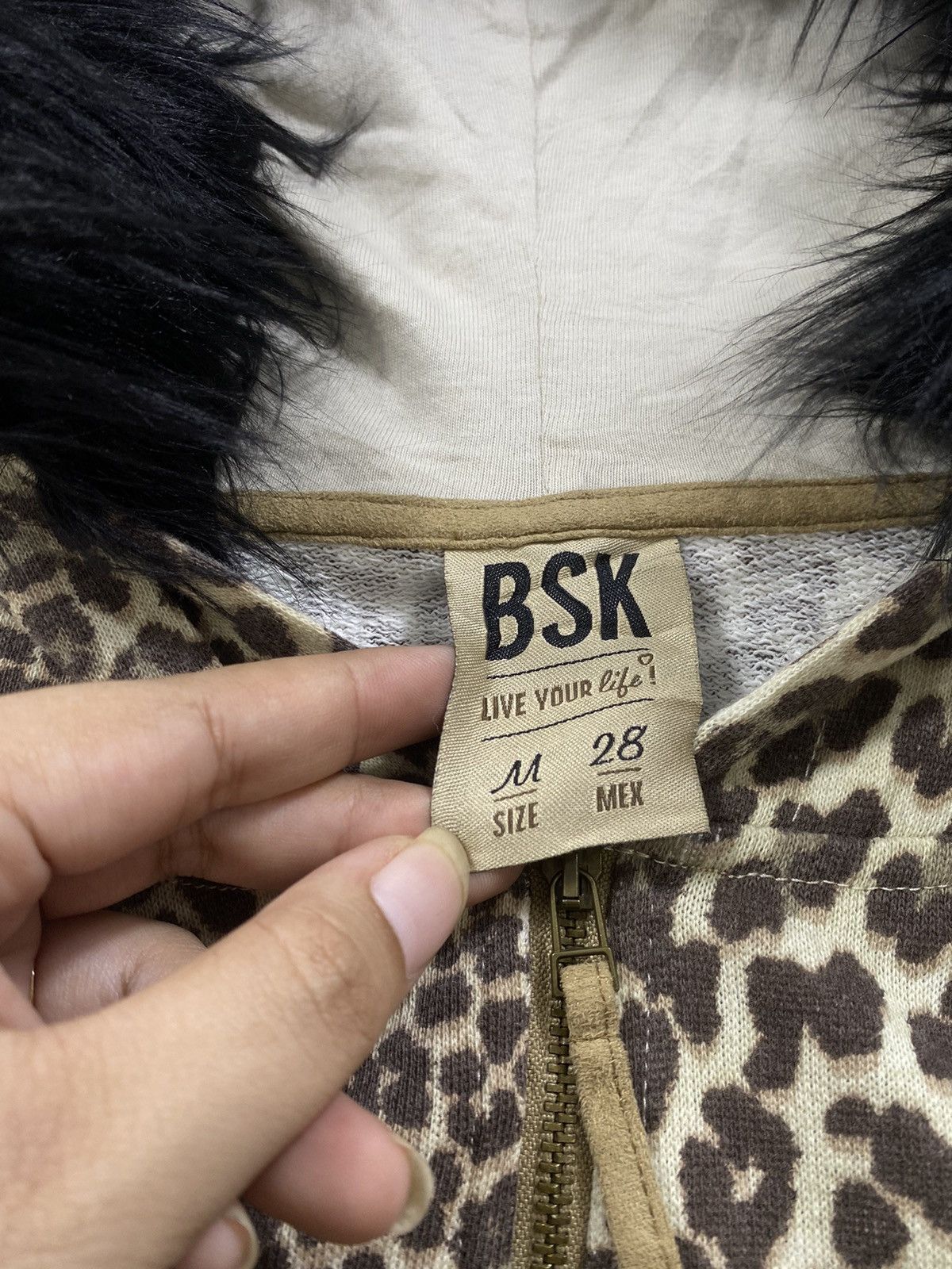 Bershka JAPANESE BSK FAUX ZIP FUR CLEOPARD HOODIE IFSIX LGB STYLE Size US M / EU 48-50 / 2 - 4 Thumbnail