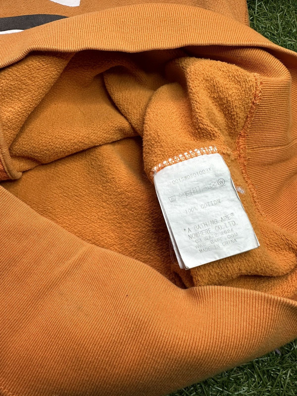 Bape Bape shark orange crewneck Size US M / EU 48-50 / 2 - 10 Thumbnail