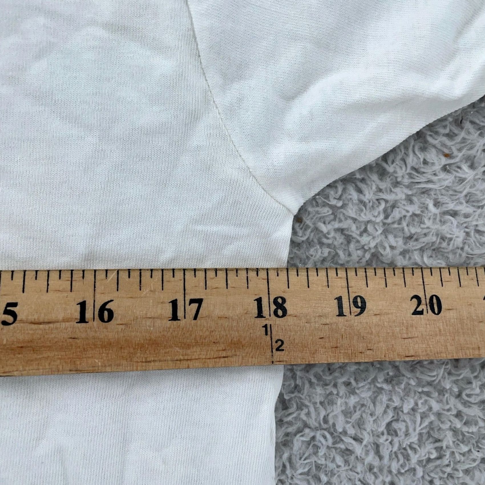 Vintage VINTAGE BVD Shirt Mens Small White Short Sleeve Crew Neck Cotton Tee Size US S / EU 44-46 / 1 - 5 Thumbnail