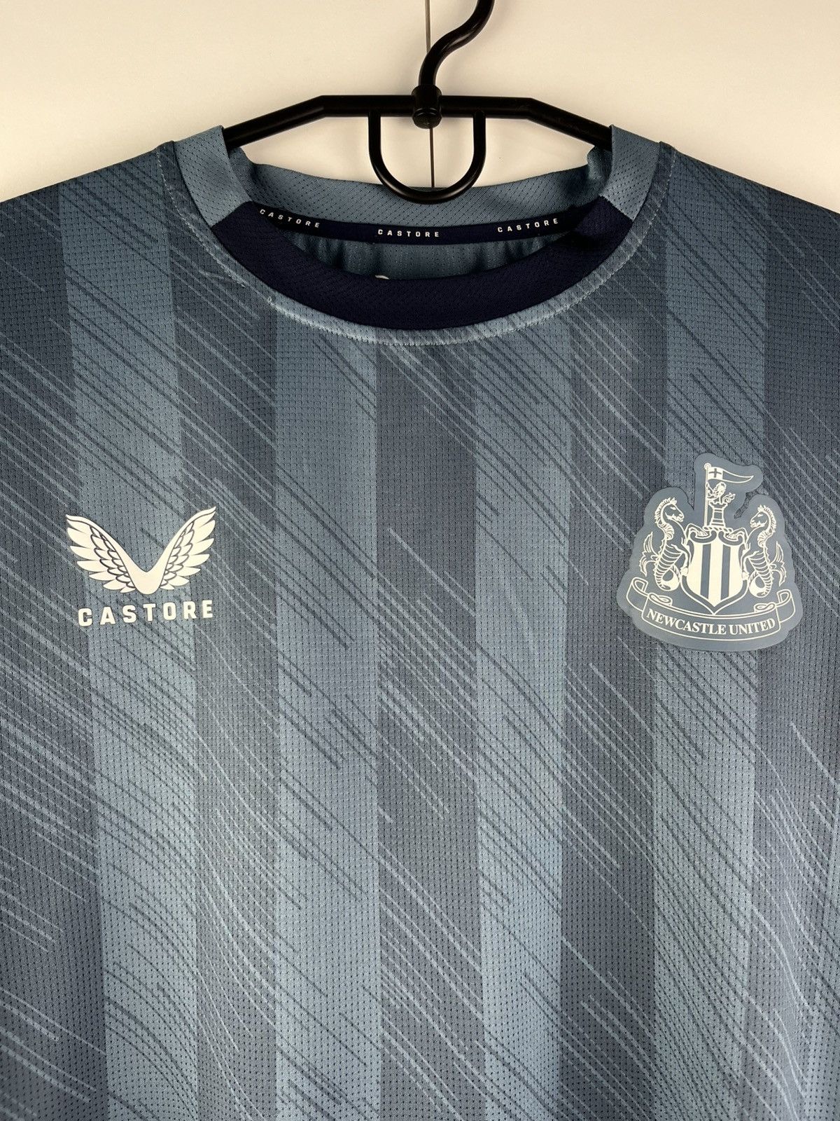 Castore Newcastle Castore 23-24 Soccer Football Jersey Size US S / EU 44-46 / 1 - 5 Thumbnail