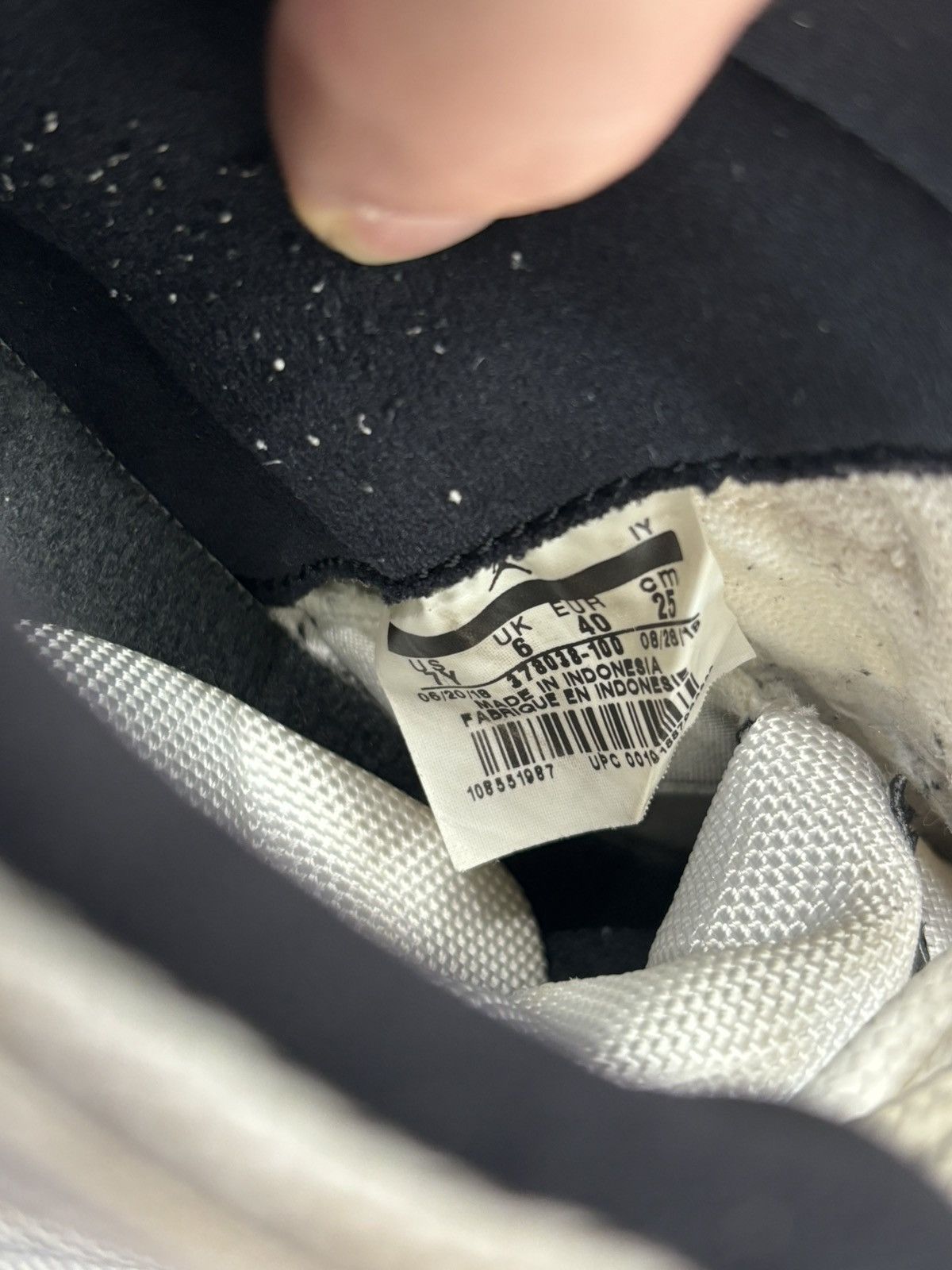 Jordan Brand Air Jordan 11 Concord Sz. 7Y (2018) Size US 7 / EU 40 - 9 Thumbnail
