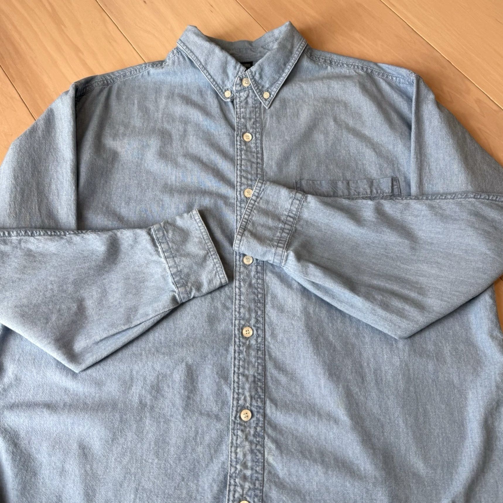 Vintage VINTAGE Looney Tunes Shirt M Blue Chambray Button Up 90s Warner Bros Cartoon Mens Medium Blue Chambray Button-Up Shirt Size US M / EU 48-50 / 2 - 4 Thumbnail