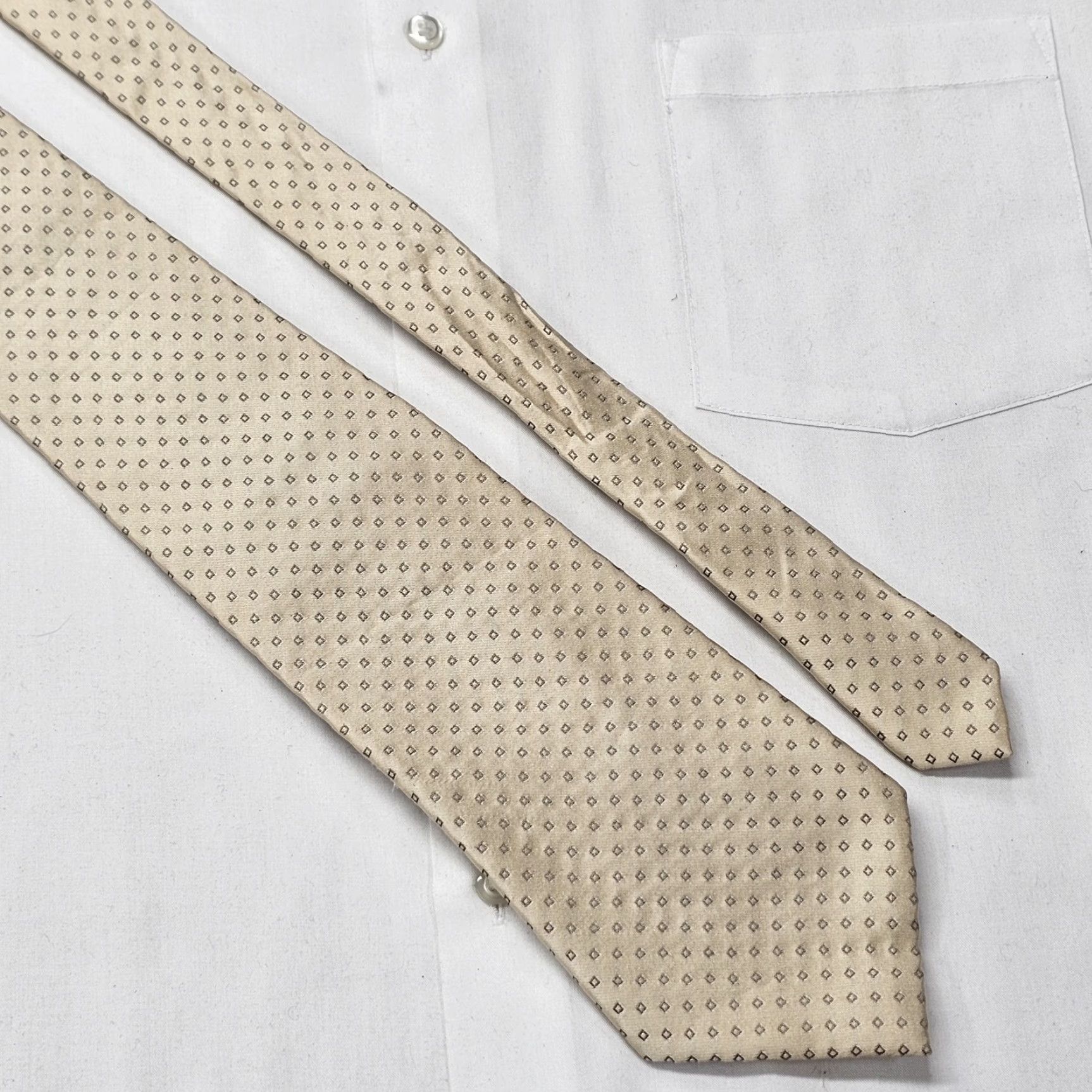 Vintage Donald J. Trump Signature Collection Necktie Men's Beige 100% Silk Small Squares Size ONE SIZE - 4 Thumbnail