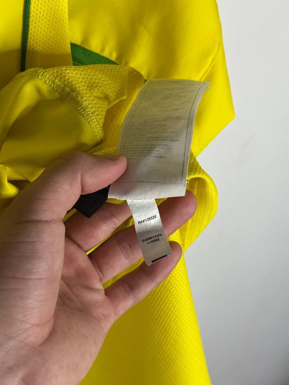 Nike Nike Brazil National Team 90 Soccer Jersey Yellow Vintage Size US L / EU 52-54 / 3 - 6 Thumbnail