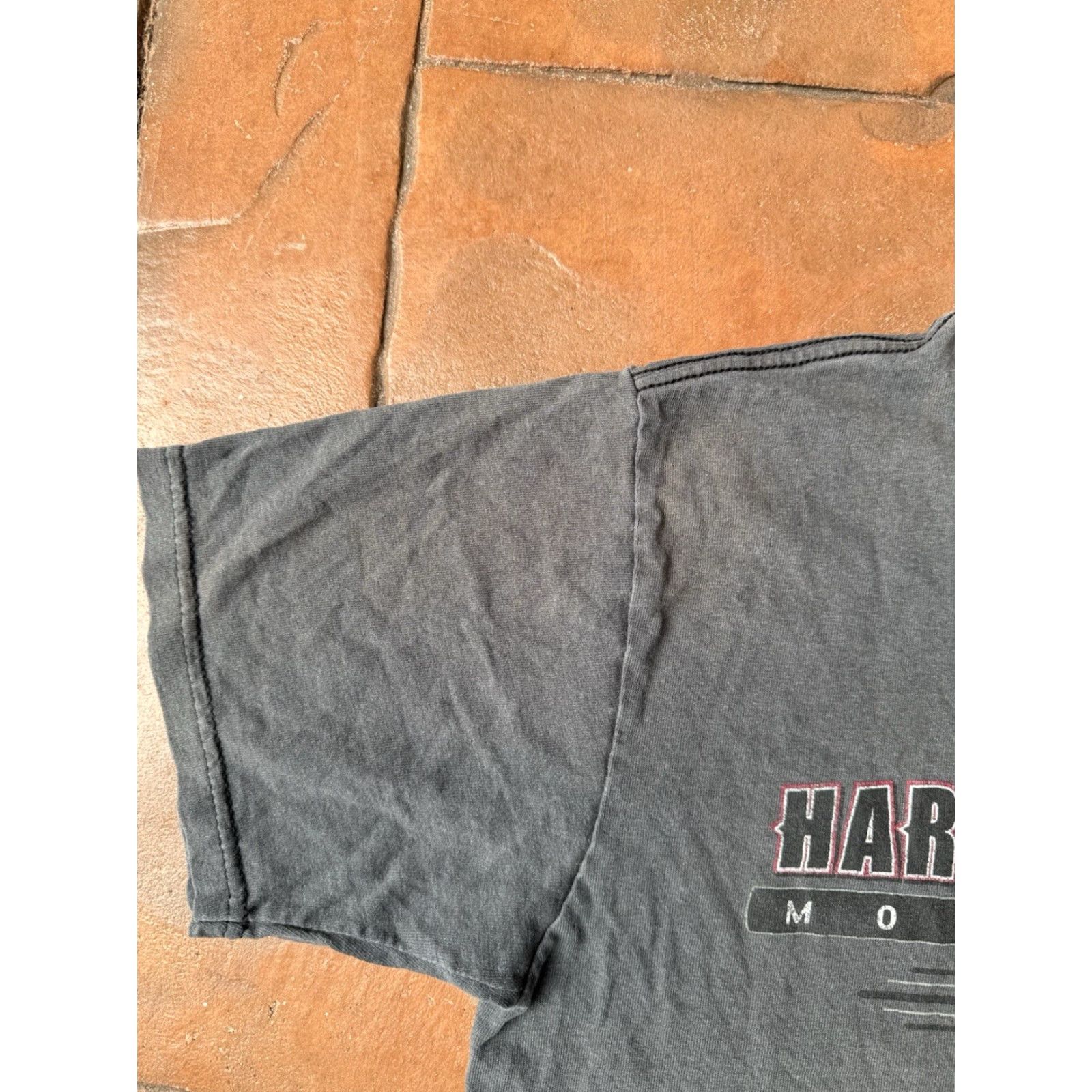 Harley Davidson VINTAGE Harley-Davidson Hartford Connecticut T-Shirt M Crew Neck Gray Cotton Logo Biker Motorcycle 90s/80s? (But must only use original words. Hmm) Size US M / EU 48-50 / 2 - 4 Thumbnail
