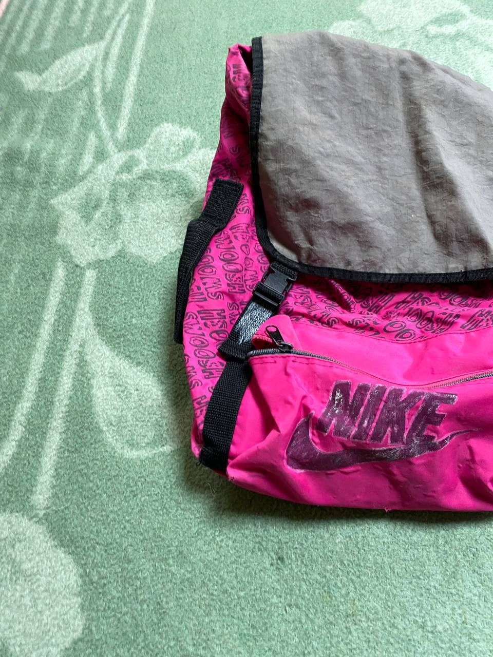 Nike Backpacks big logo Vintage Nike pink print streetwear Y2K Size ONE SIZE - 7 Thumbnail