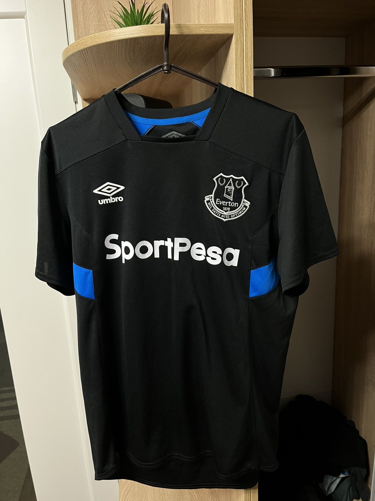 Other MEN'S UMBRO FC EVERTON 2017/2018 TRAINING size L Size US L / EU 52-54 / 3 - 1 Thumbnail