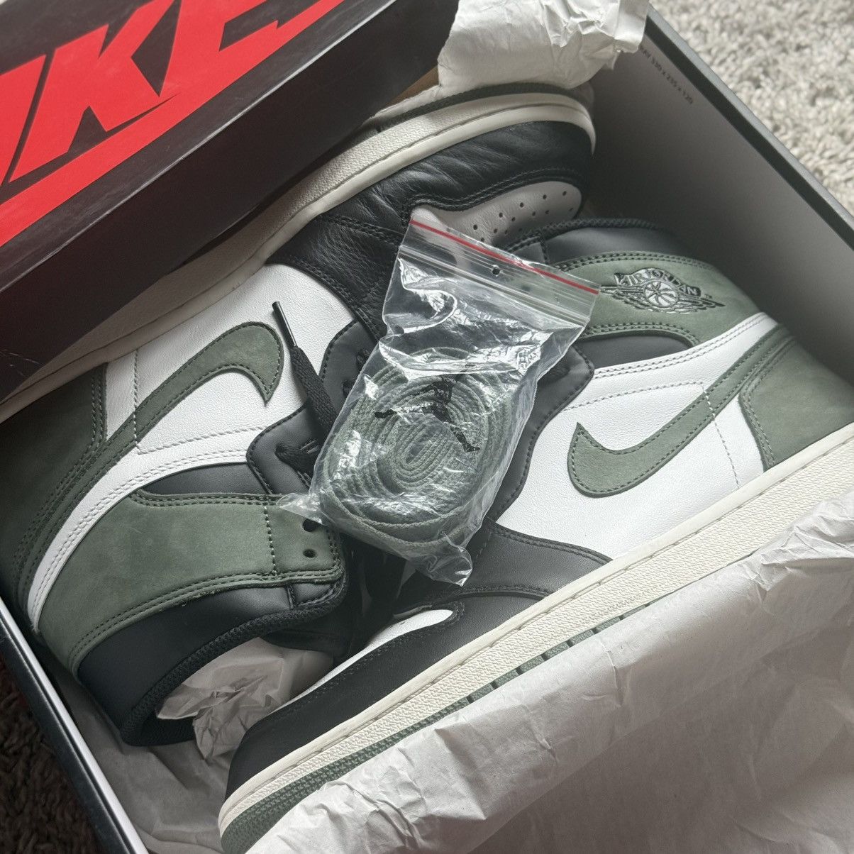 Nike Nike Air Jordan 1 Retro High OG ‘Clay Green’ | 555088 135 Size US 10.5 / EU 43-44 - 13 Thumbnail