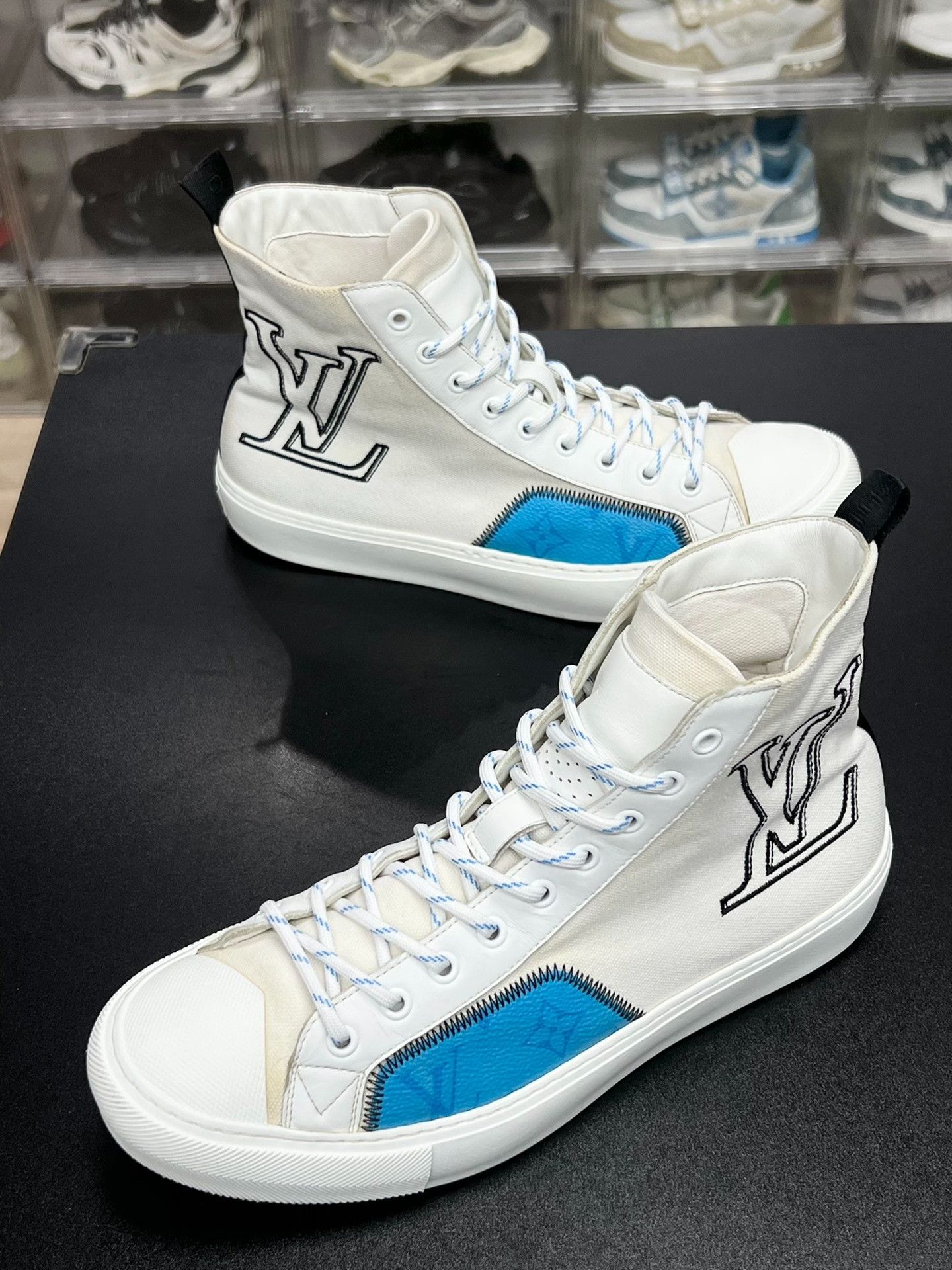 Louis Vuitton Louis Vuitton Retro Lowtop Sneakers 8 Men Size US 8 / EU 41 - 1 Thumbnail