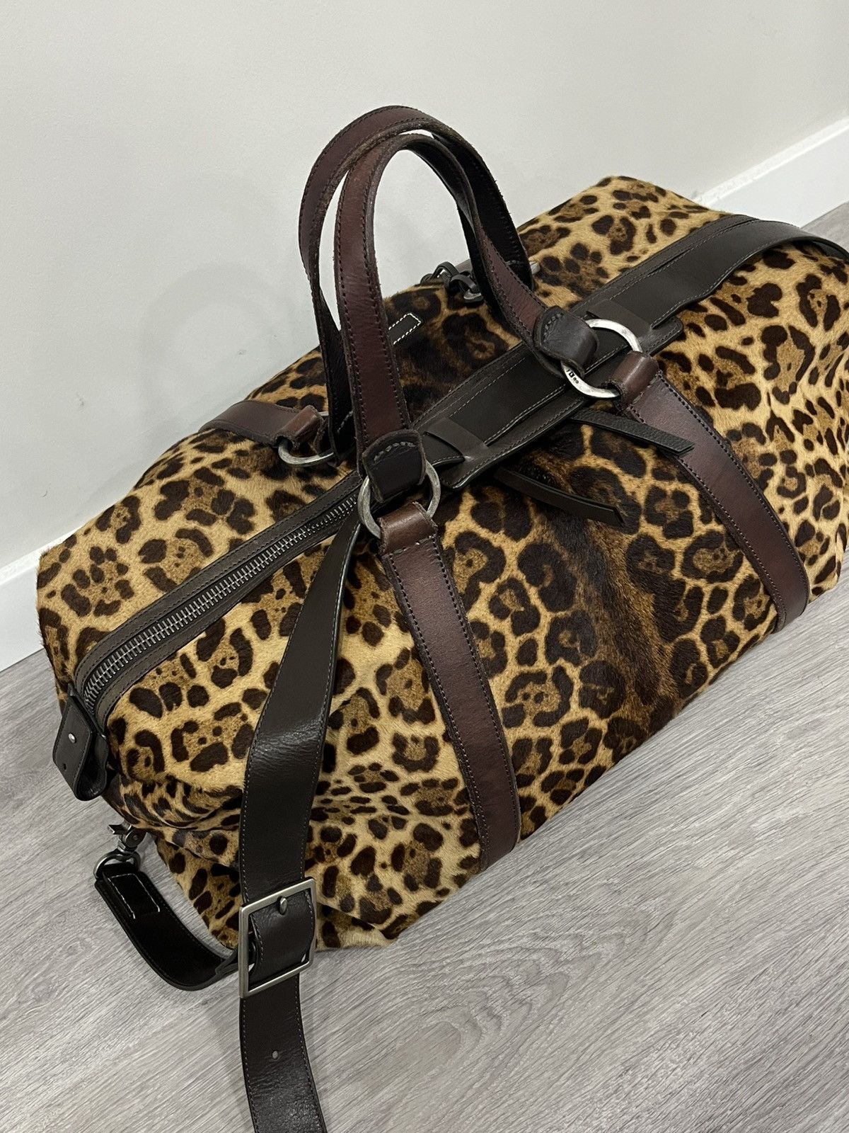 John Varvatos Leopard duffle Size ONE SIZE - 7 Thumbnail