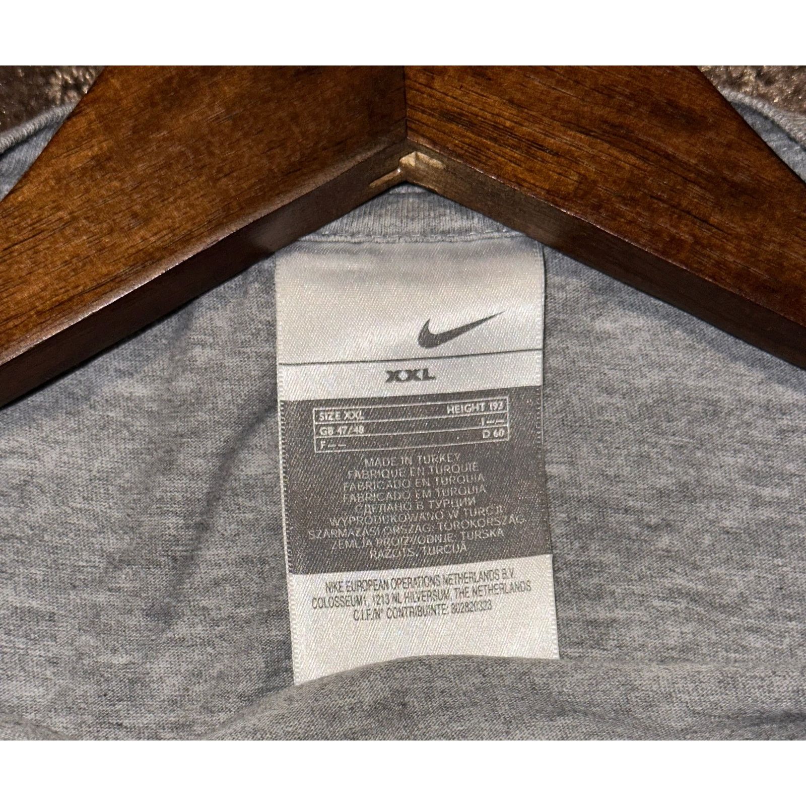 Nike • Nike Gray College-Style Logo Tee 👕2XL Size US XXL / EU 58 / 5 - 3 Thumbnail