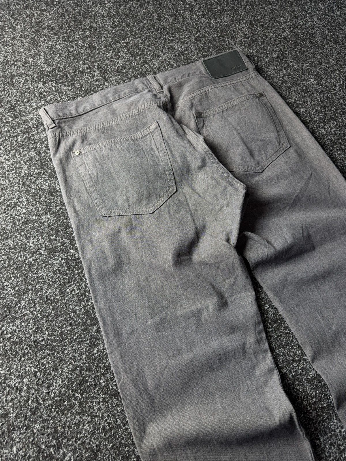 Hugo Boss Luxury Designer Hugo Boss Regular Fit Grey Casual Pants Size US 34 / EU 50 - 14 Thumbnail