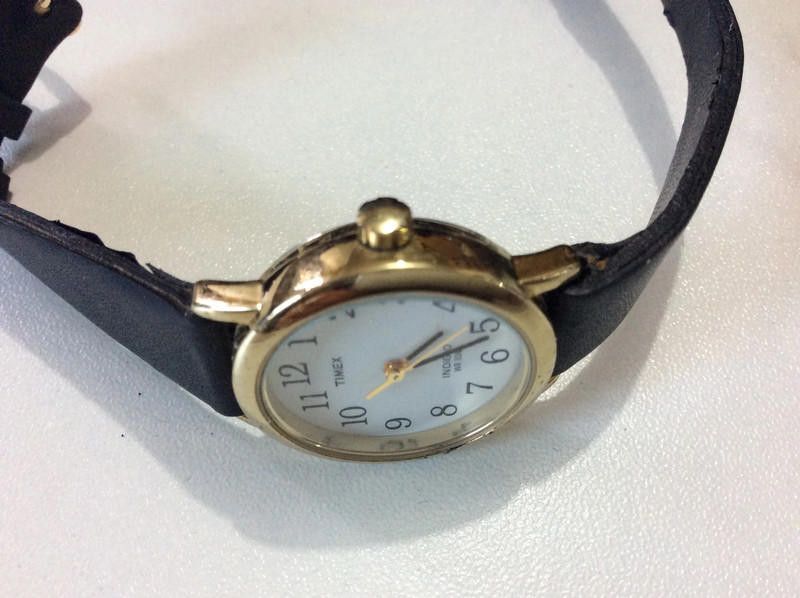 Royal Robbins Royal white dial black leather strap watch Size ONE SIZE - 10 Thumbnail