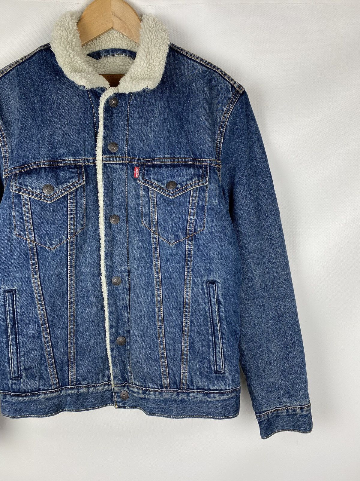 Levi's Levis Premium men’s Sherpa lined denim trucker jacket Size US S / EU 44-46 / 1 - 3 Thumbnail