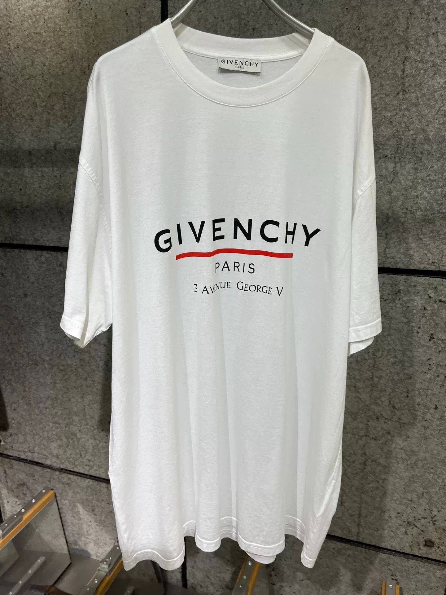 Givenchy White Letter Short-Sleeve XL