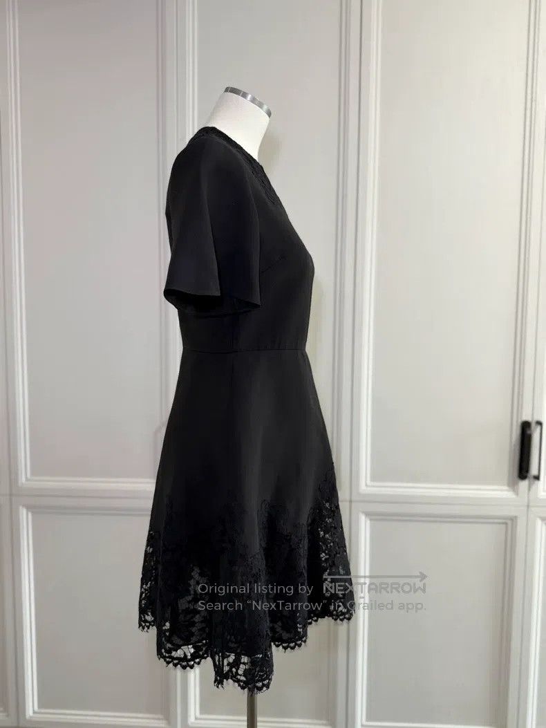 Valentino Valentino Lace dress Size S / US 4 / IT 40 - 6 Thumbnail