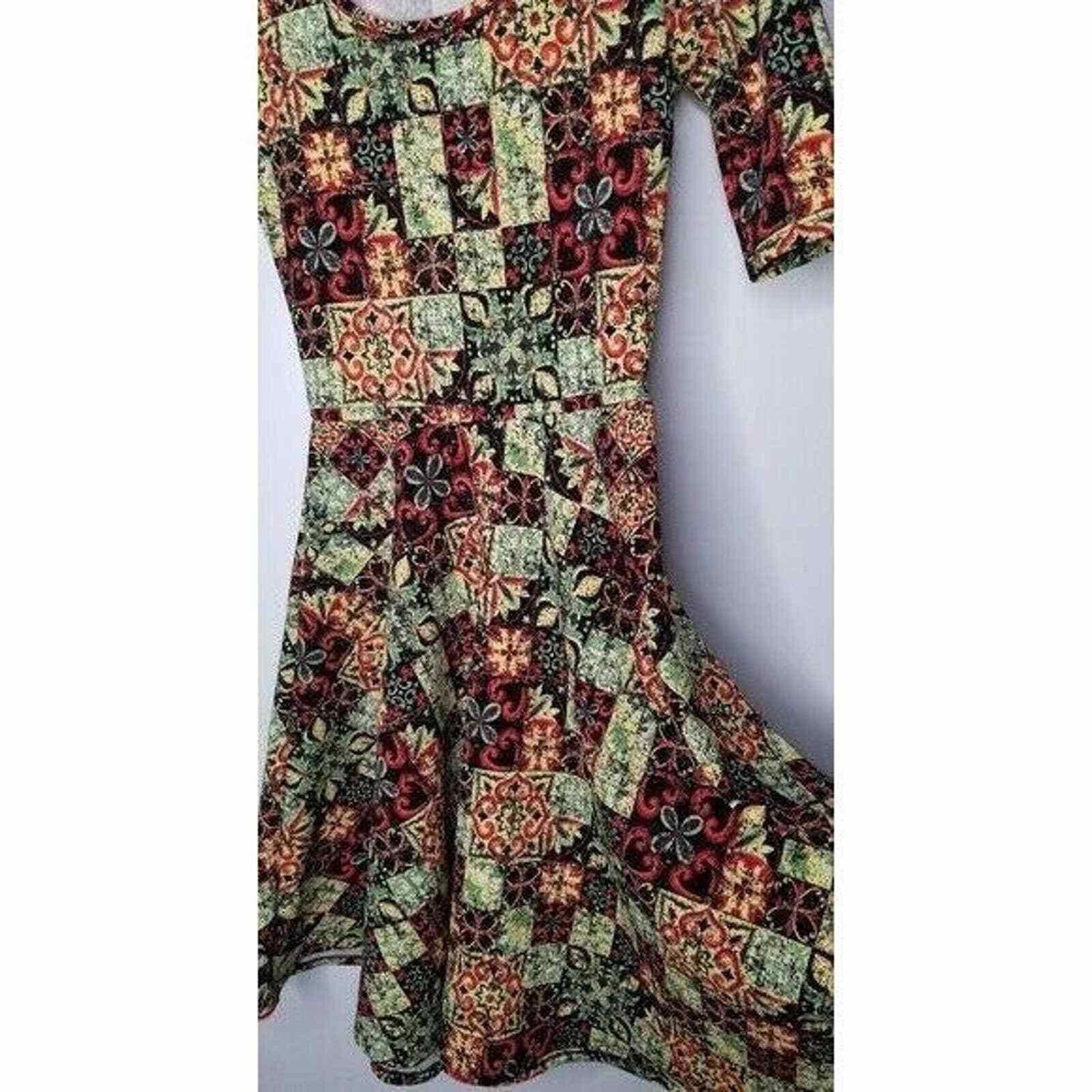 Other Lularoe Nicole T Shirt Dress Yellow Green Red Damask Print X Size XS / US 0-2 / IT 36-38 - 2 Thumbnail