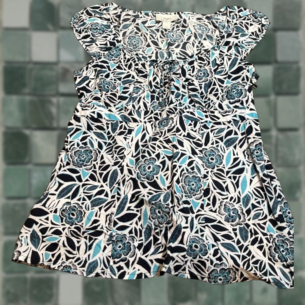 Loft Ann Taylor Loft Top Blouse Shirt Womens Size 6 Blue Floral Short Sleeve Blouse Size M / US 6-8 / IT 42-44 - 1 Thumbnail