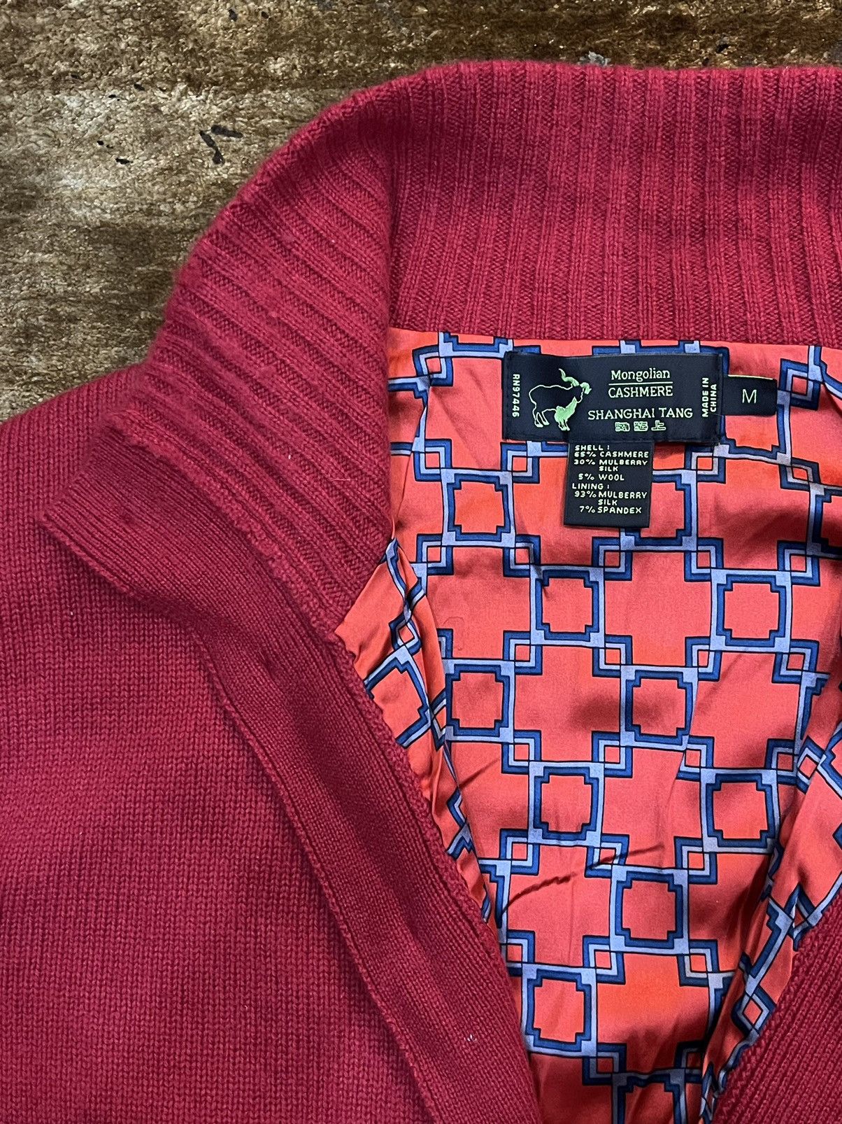 Shanghai Tang Button in Cardigan RED Cashmere Size US M / EU 48-50 / 2 - 4 Thumbnail