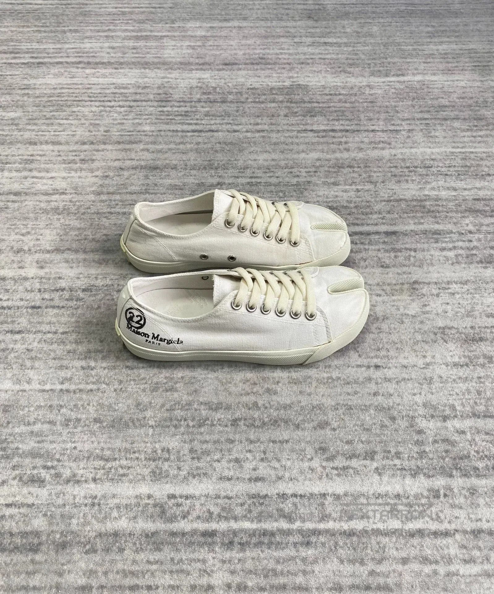 Maison Margiela margiela white tabi canvas flat shoes. Size US 6 / IT 36 - 2 Thumbnail