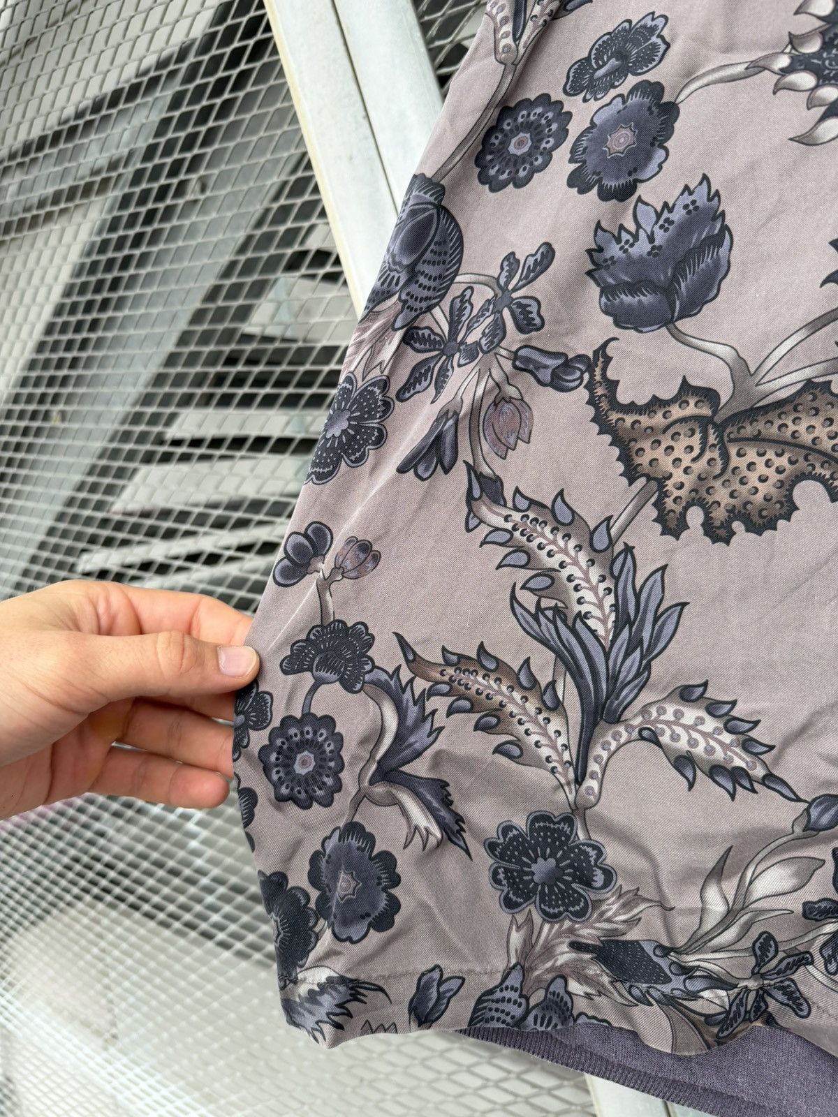 Gucci Gucci Silk Floral T-Shirt Size M / US 6-8 / IT 42-44 - 8 Thumbnail