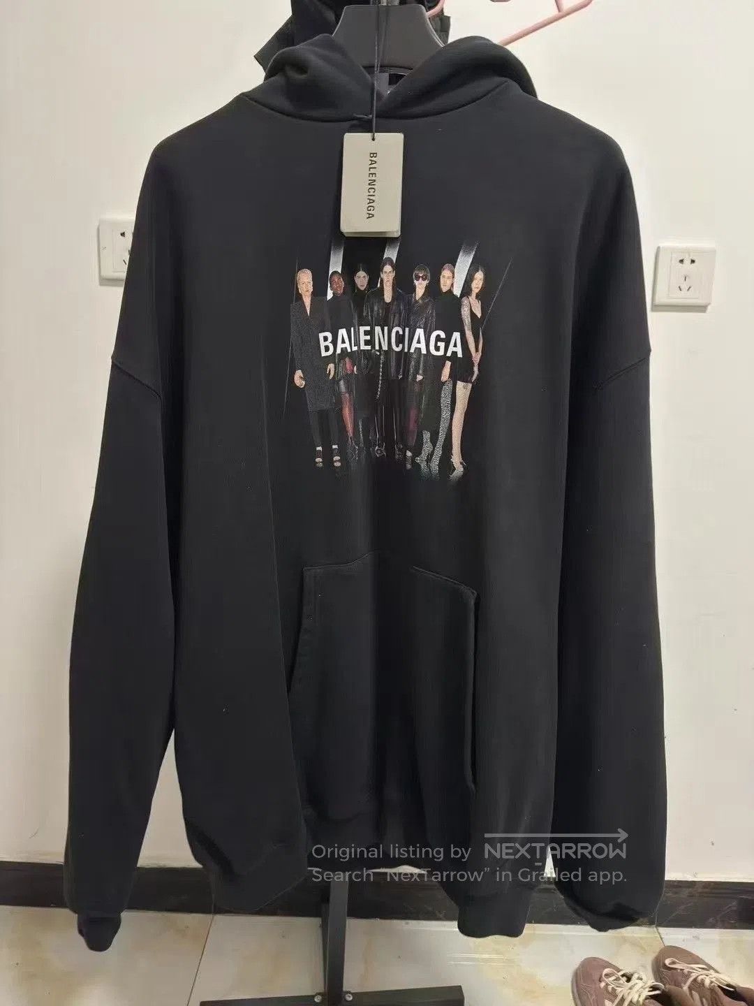 Japanese Brand Balenciaga Portrait Sweatshirt. Size US L / EU 52-54 / 3 - 1 Thumbnail