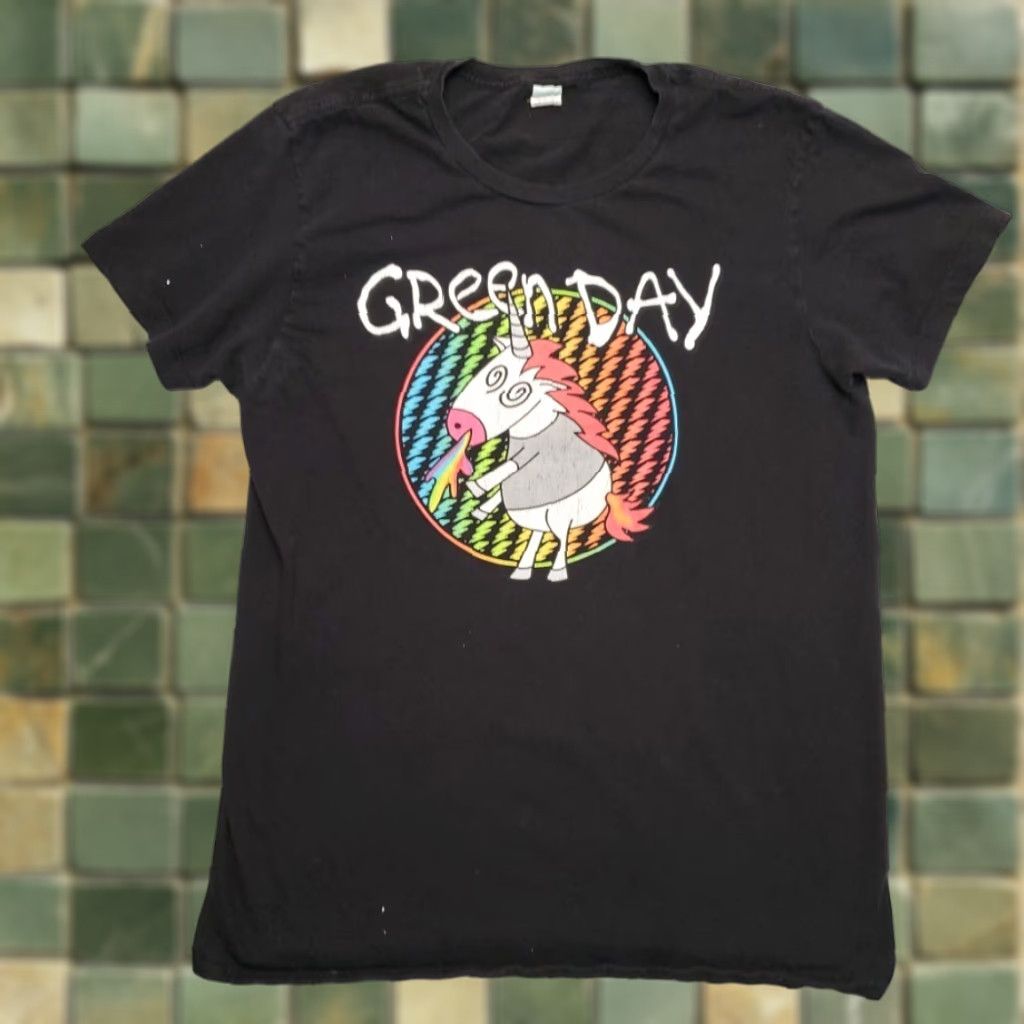 Rainbow VINTAGE Green Day Shirt Large Black Unicorn Rainbow Band Concert Retro TEE Mens L Black Rainbow Band Concert Retro TEE Size US L / EU 52-54 / 3 - 1 Thumbnail