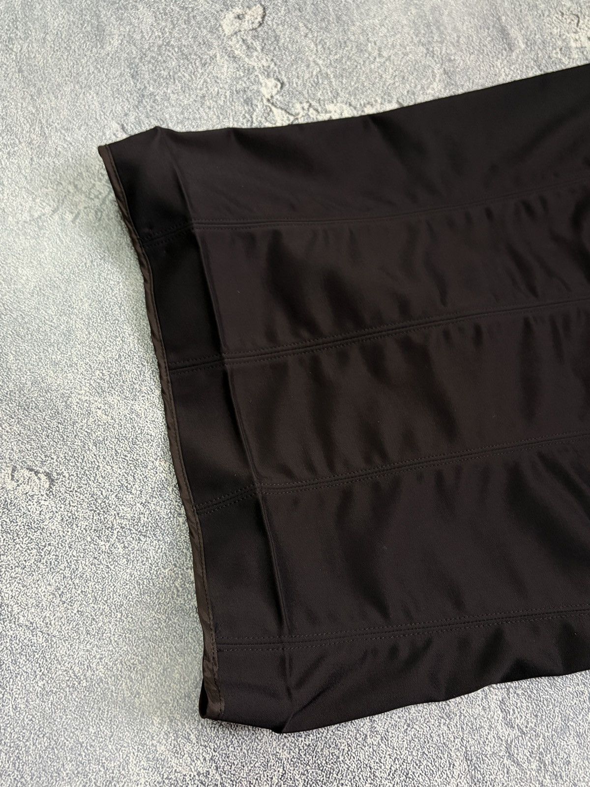 Gucci **2003 Gucci Tom Ford Archive Black Pencil Skirt IT 40** Size 27" / US 4 / IT 40 - 13 Thumbnail